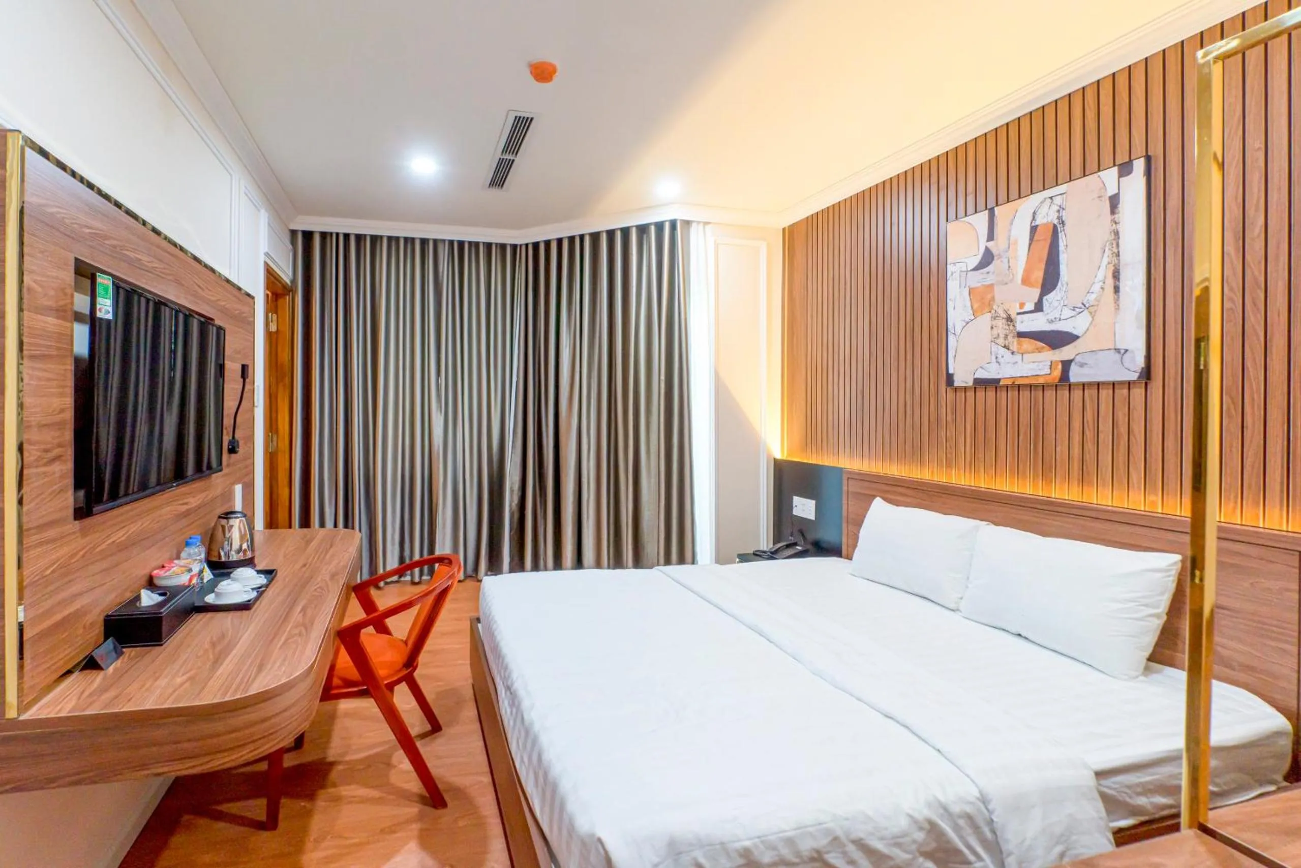 Deluxe Double Room with Balcony in Maya Hotel 3