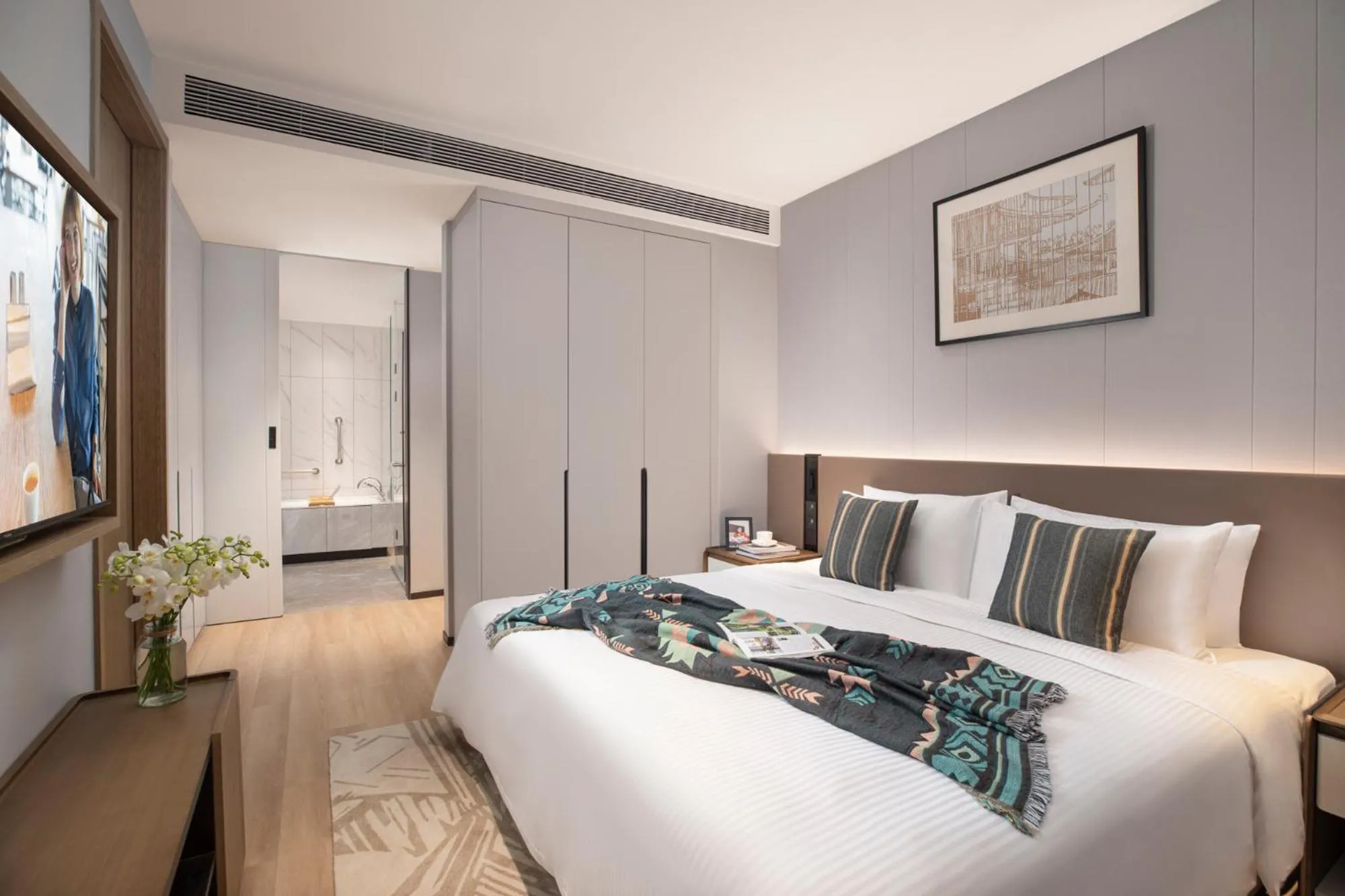 Executive Two-Bedroom Apartment in Somerset Gaoxin Chengdu