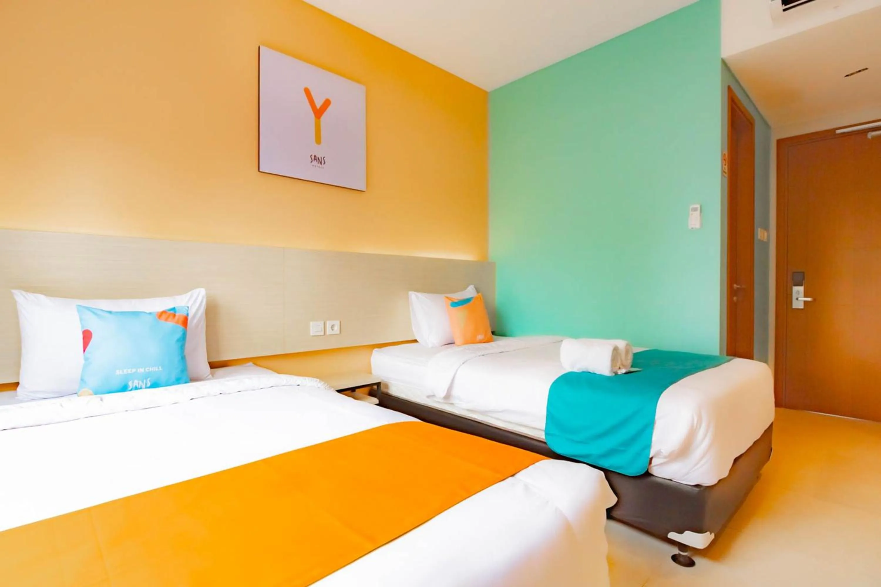 Deluxe Twin Room in Sans Hotel Alexander Bandung