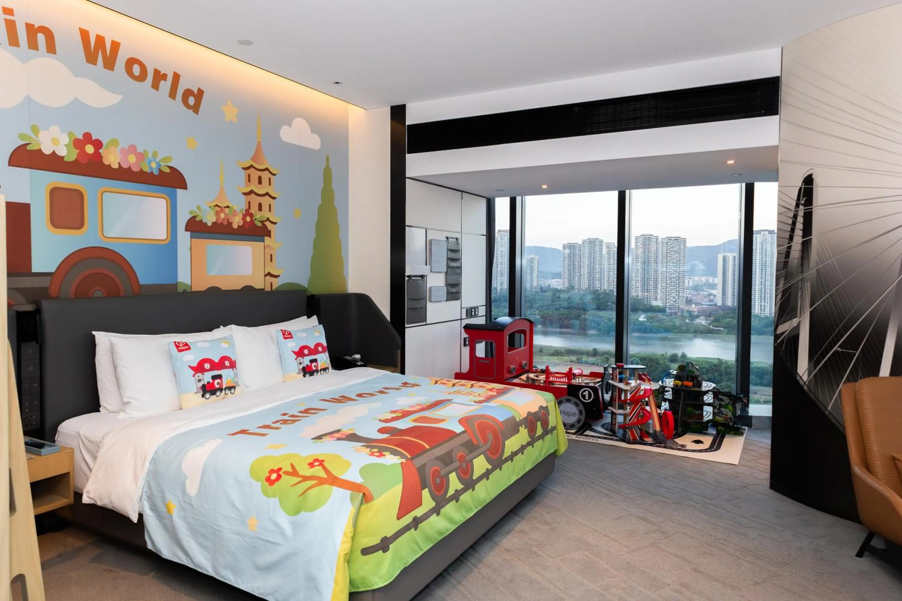Junior Suite with One King Bed and One Bunk Bed - Kids Theme in Crowne Plaza Quanzhou Riverview by IHG