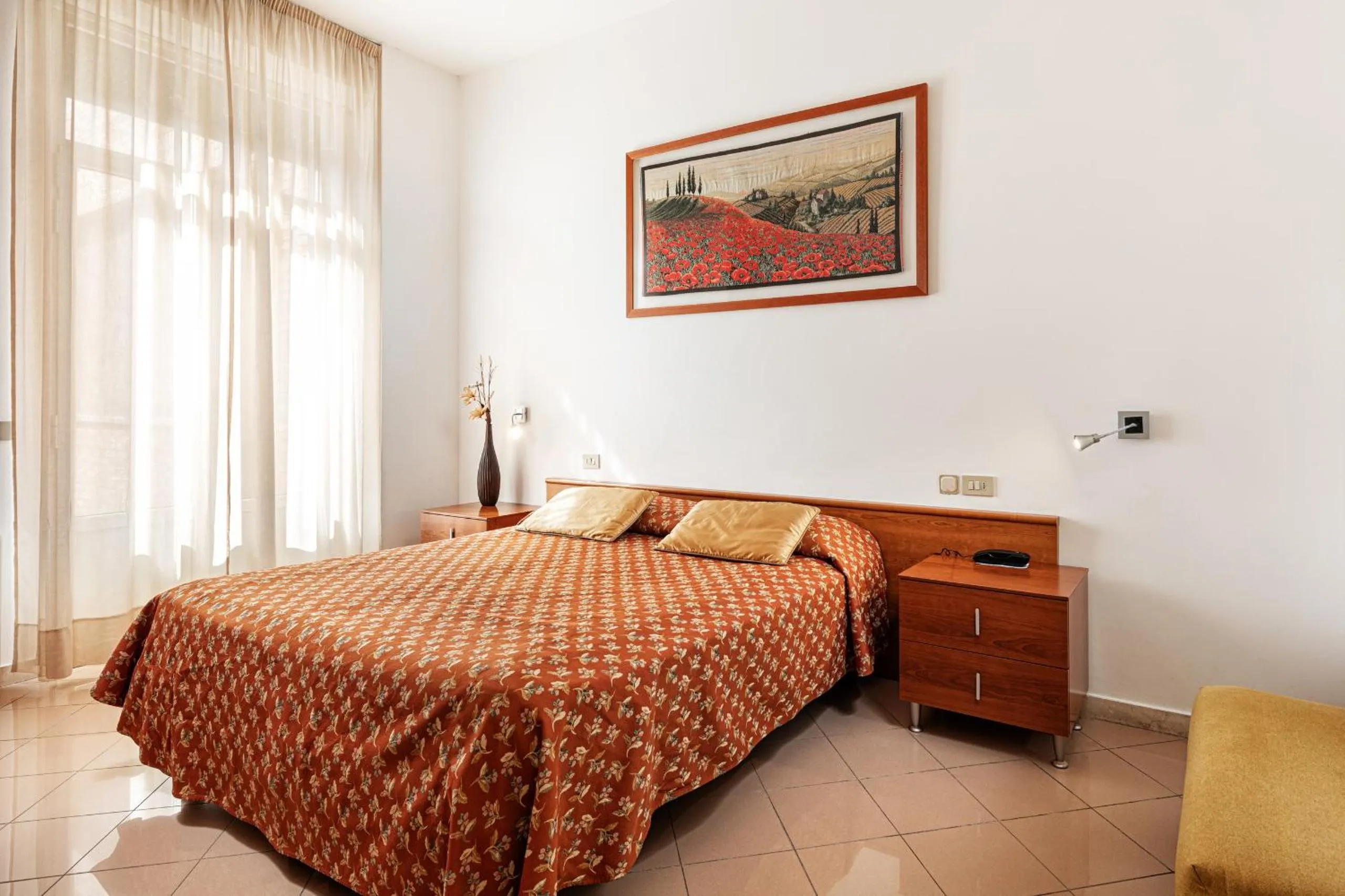 Superior Double Room with City View in Hotel Minerva