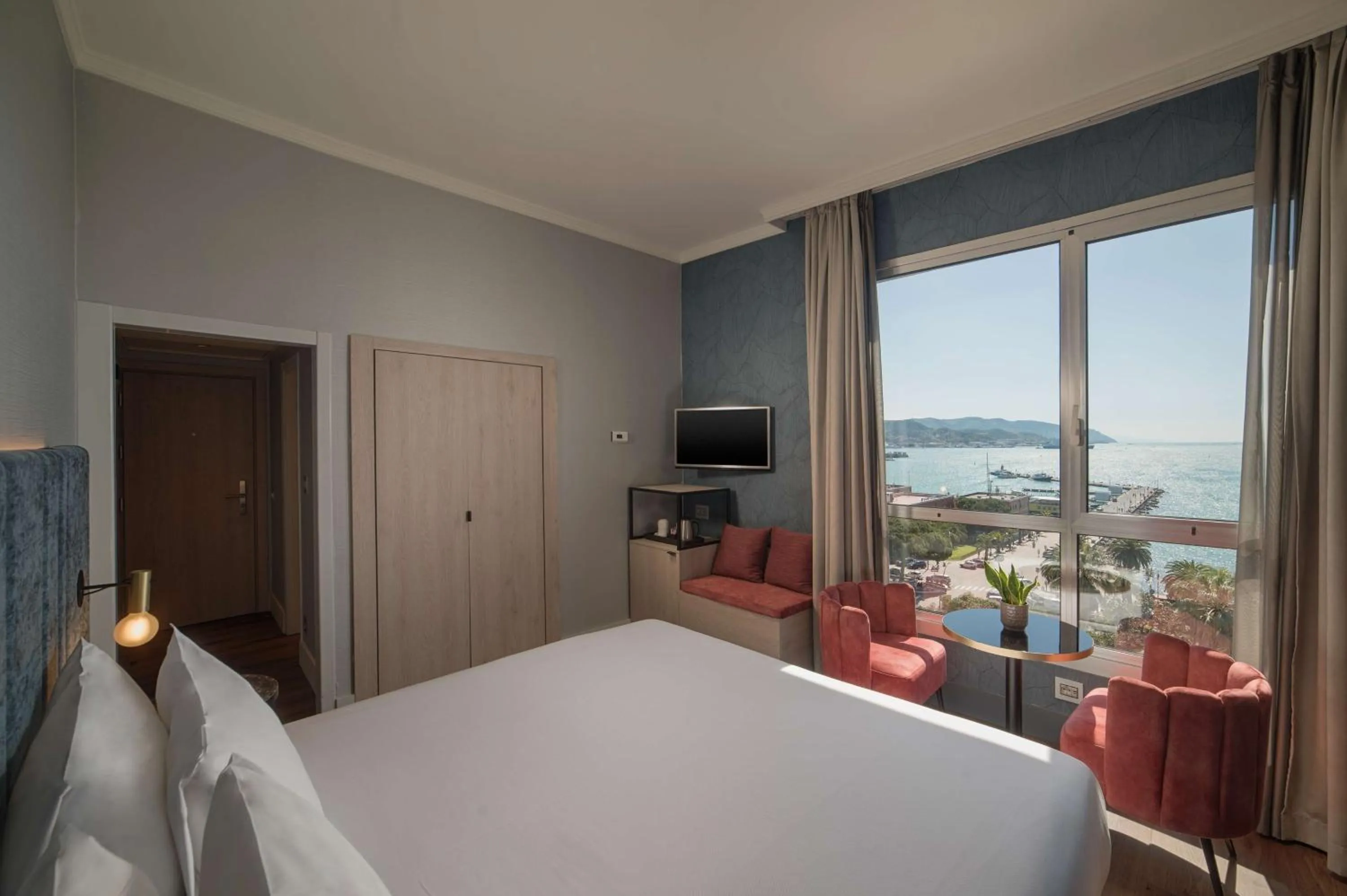 Superior Double or Twin Room with View in NH La Spezia
