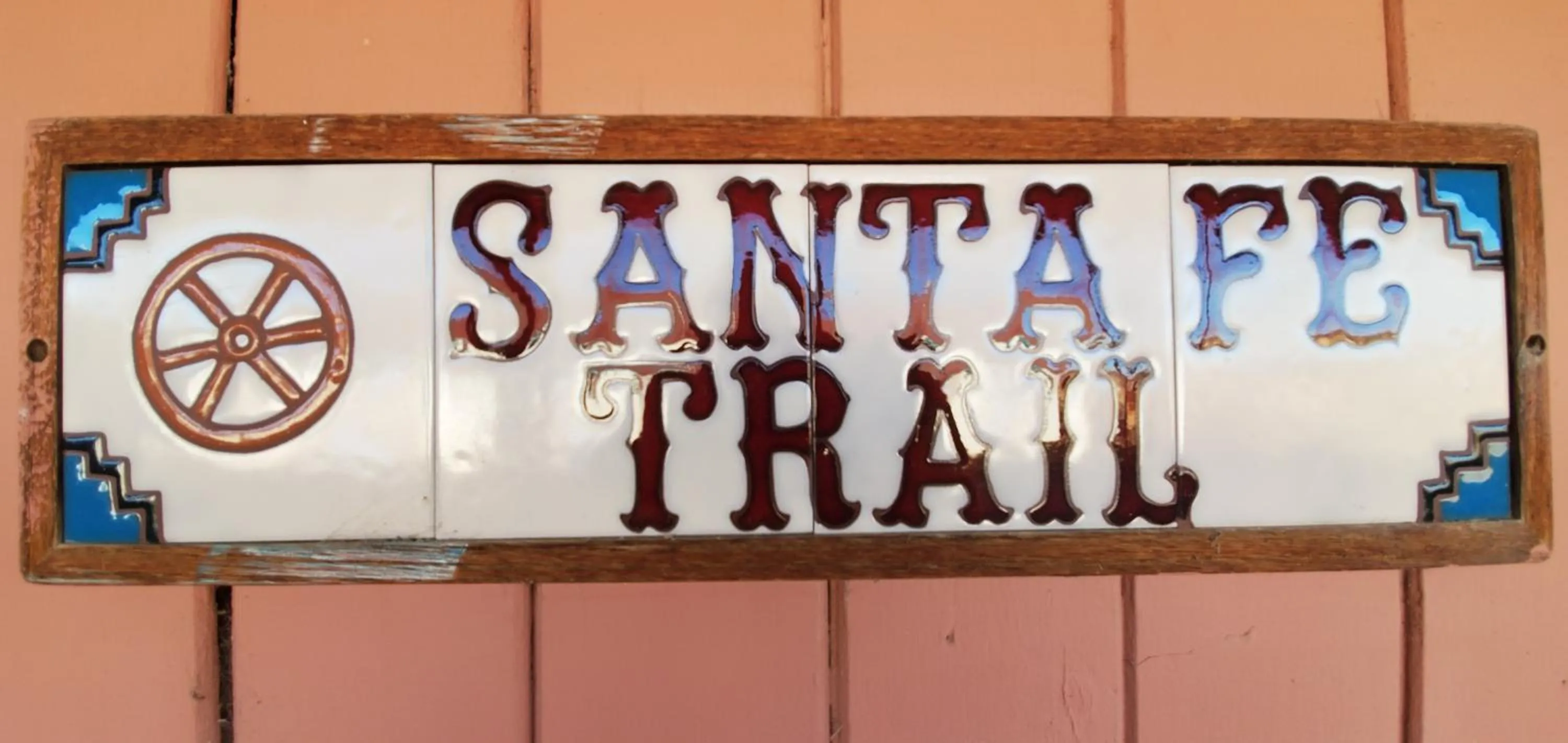 Queen Room in Hikers Cimarron Inn & RV Park