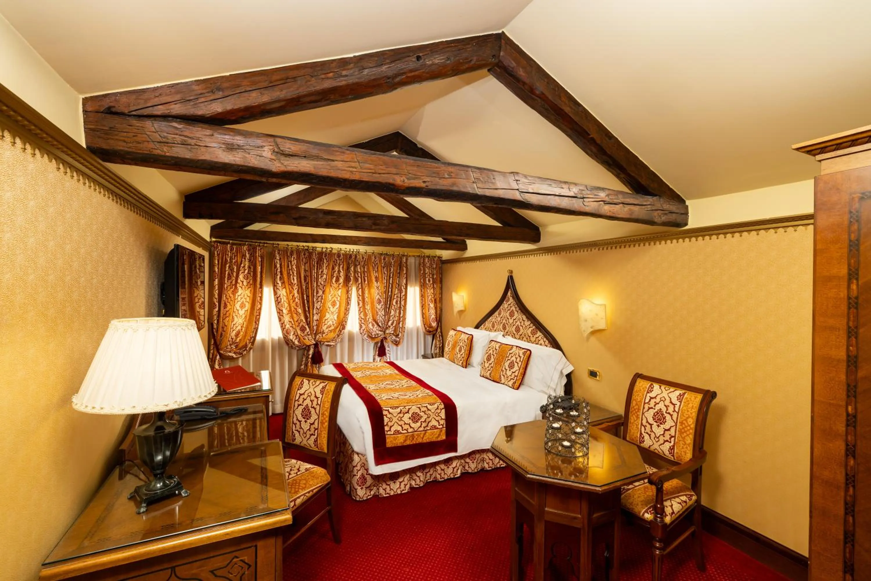 Junior Suite with Canal View in Ai Mori d'Oriente