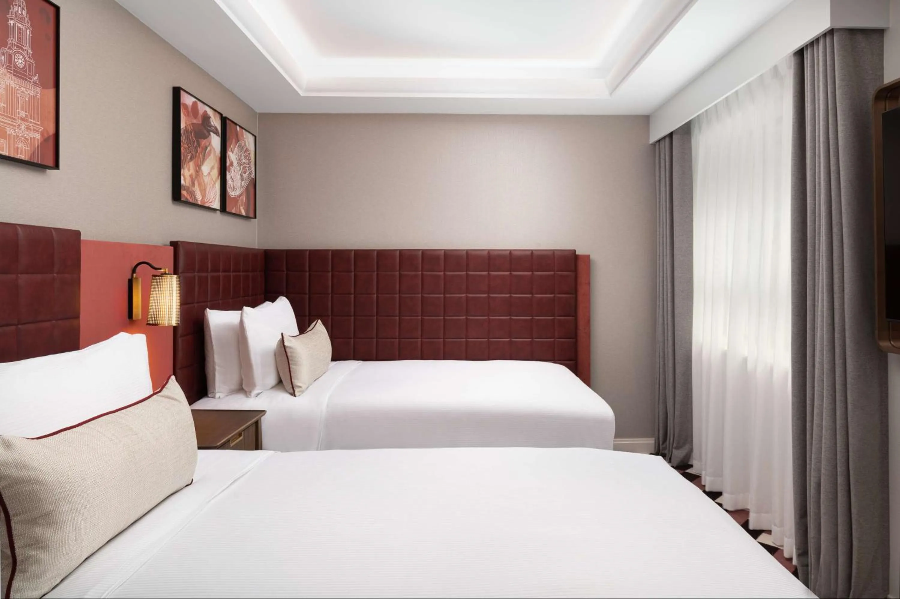 Superior Twin Room in Lost Property St Pauls London, Curio Collection By Hilton