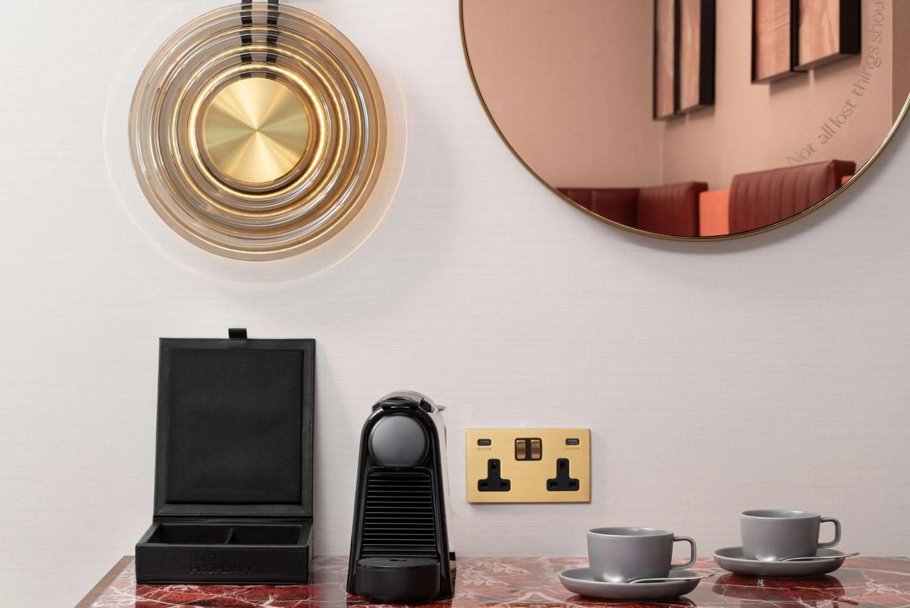 King Guest Room in Lost Property St Pauls London, Curio Collection By Hilton