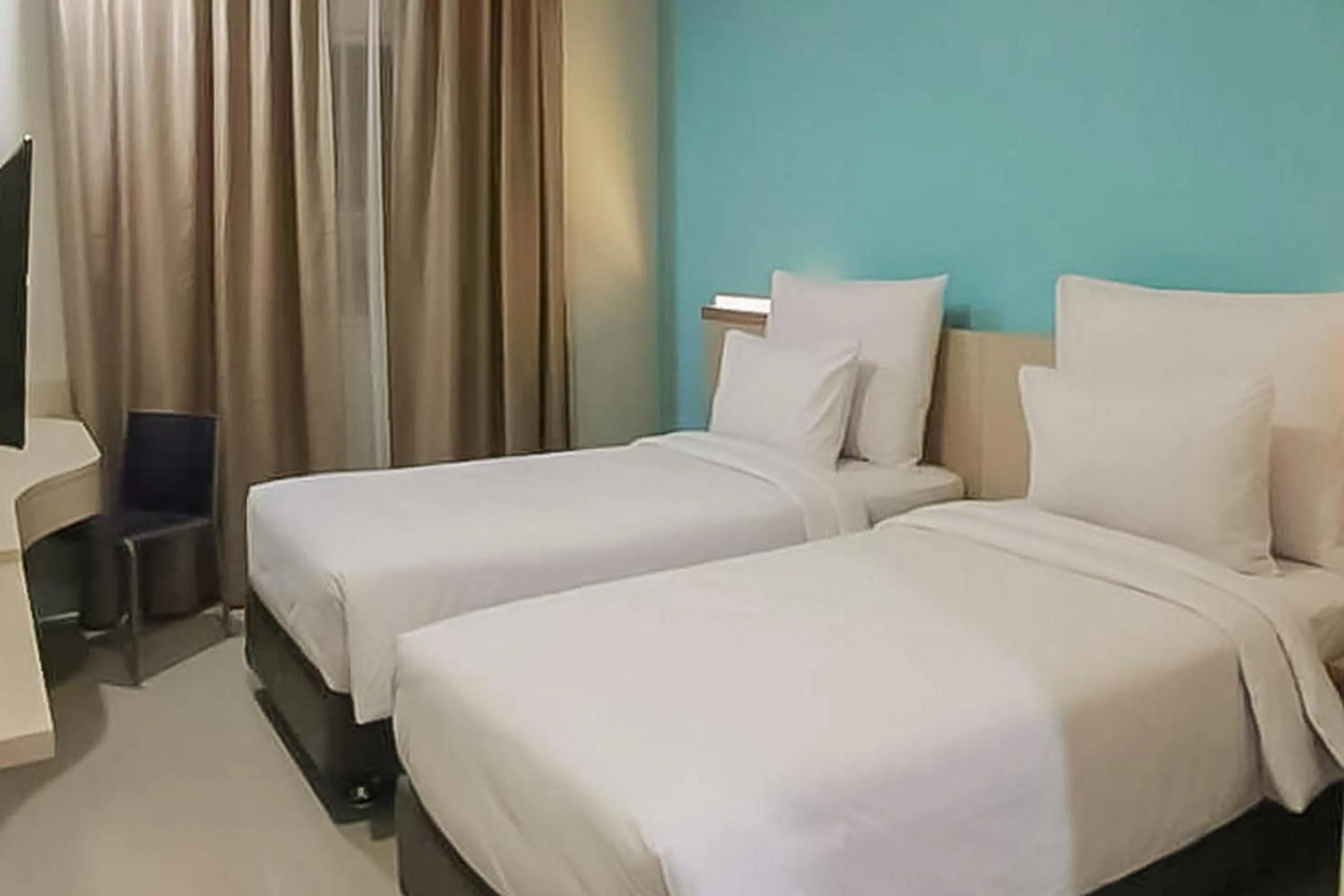 Superior Twin Room in Hotel Mutiara Padang Sidimpuan Mitra RedDoorz