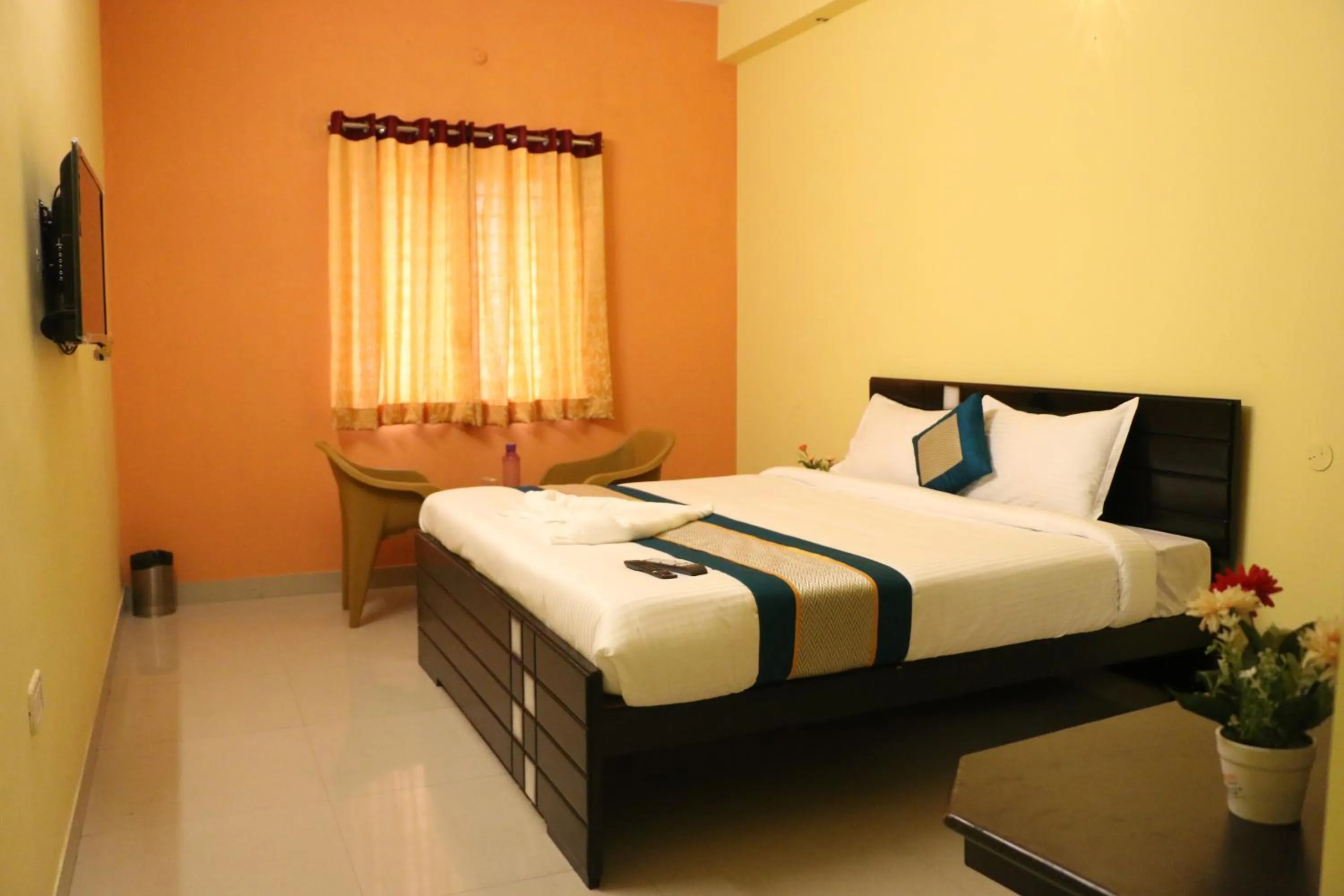 Deluxe Double Room - single occupancy in GT Residency-T Nagar