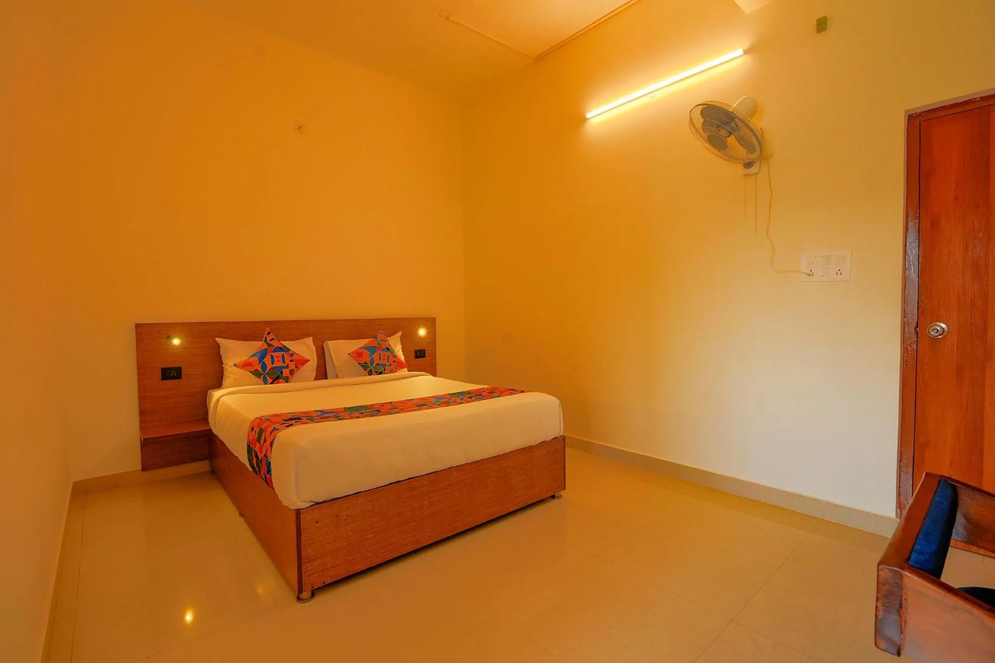 Deluxe Room - single occupancy in FabHotel GR Lake View - BTM Layout