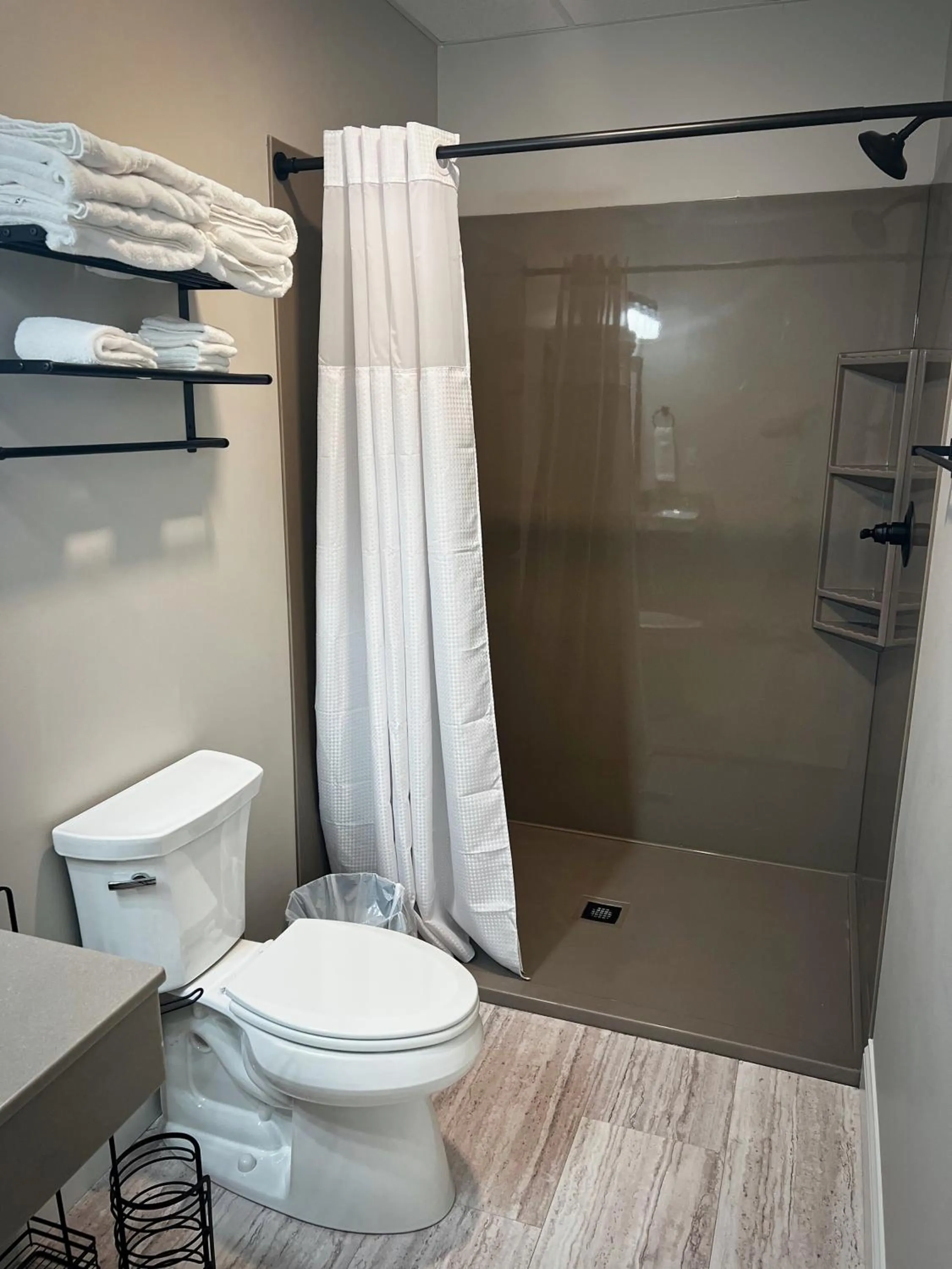 Deluxe Double Room in Inn at Elijah McLean's