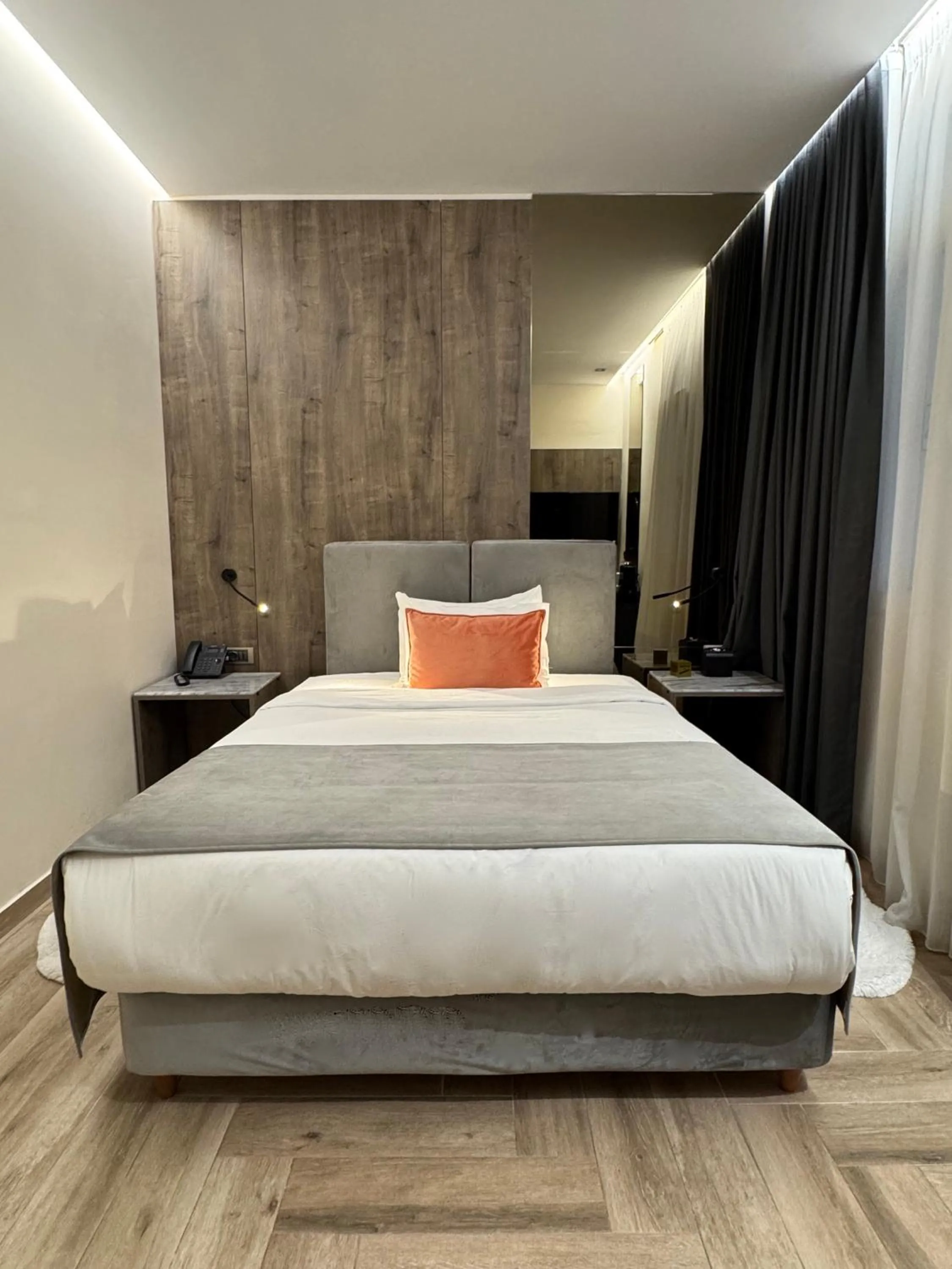 Cozy Chamber single in Athens The L7 Str - Luxury Boutique Collection Hotel