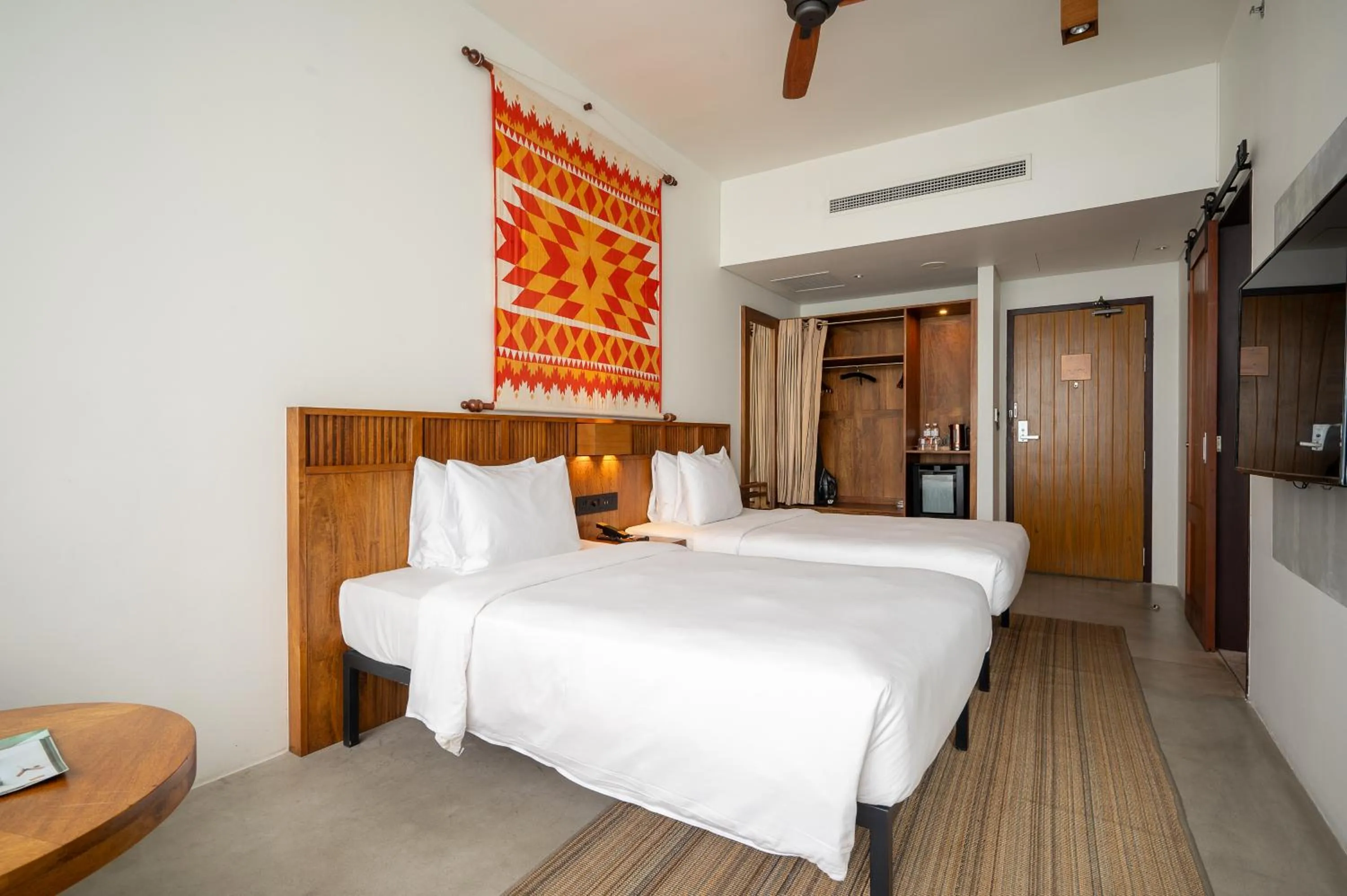 Deluxe Twin Room with Sea View and Terrace with 15% off Laundry in Granbell Hotel Colombo