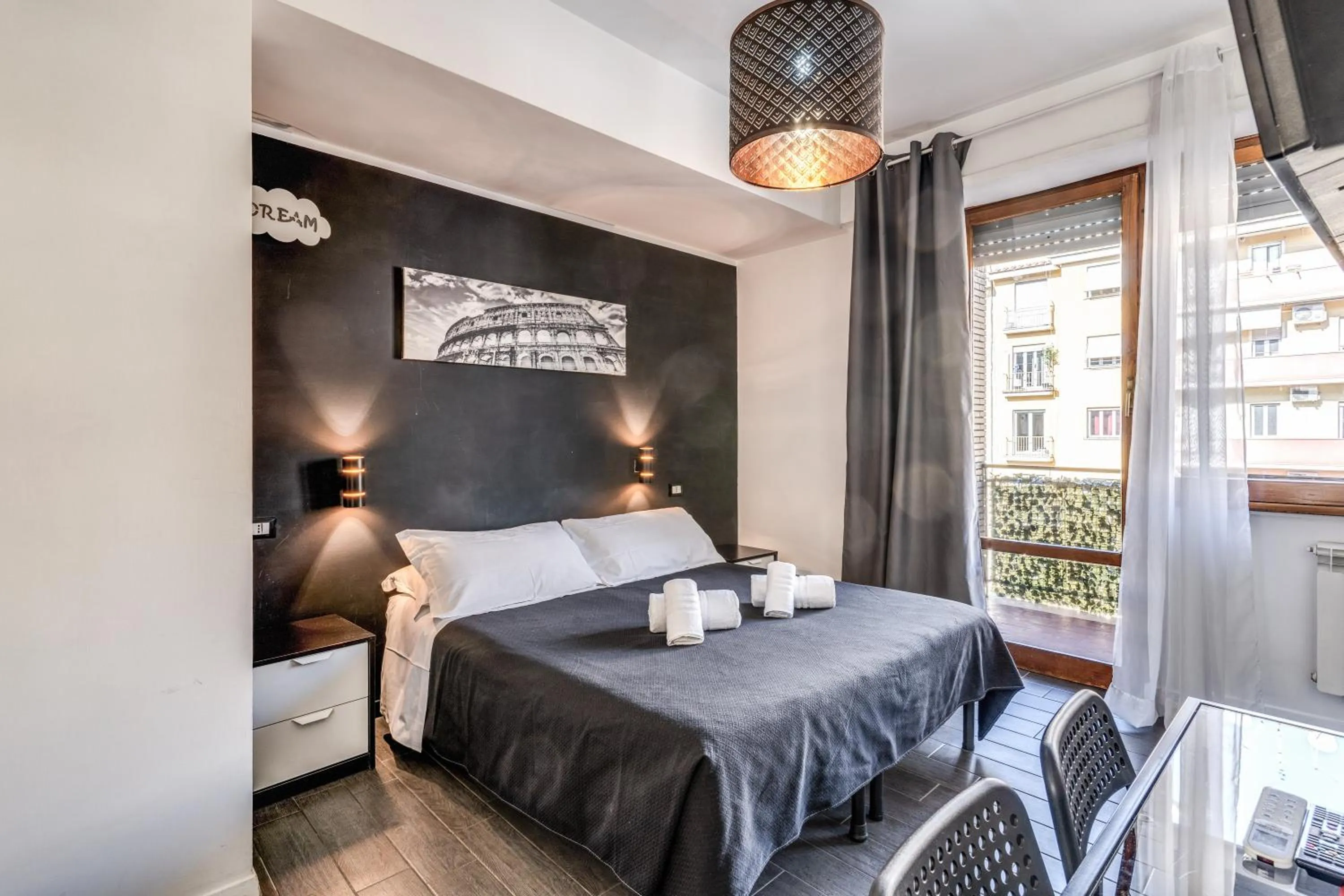 Deluxe Double Room with Balcony in Radio Hotel