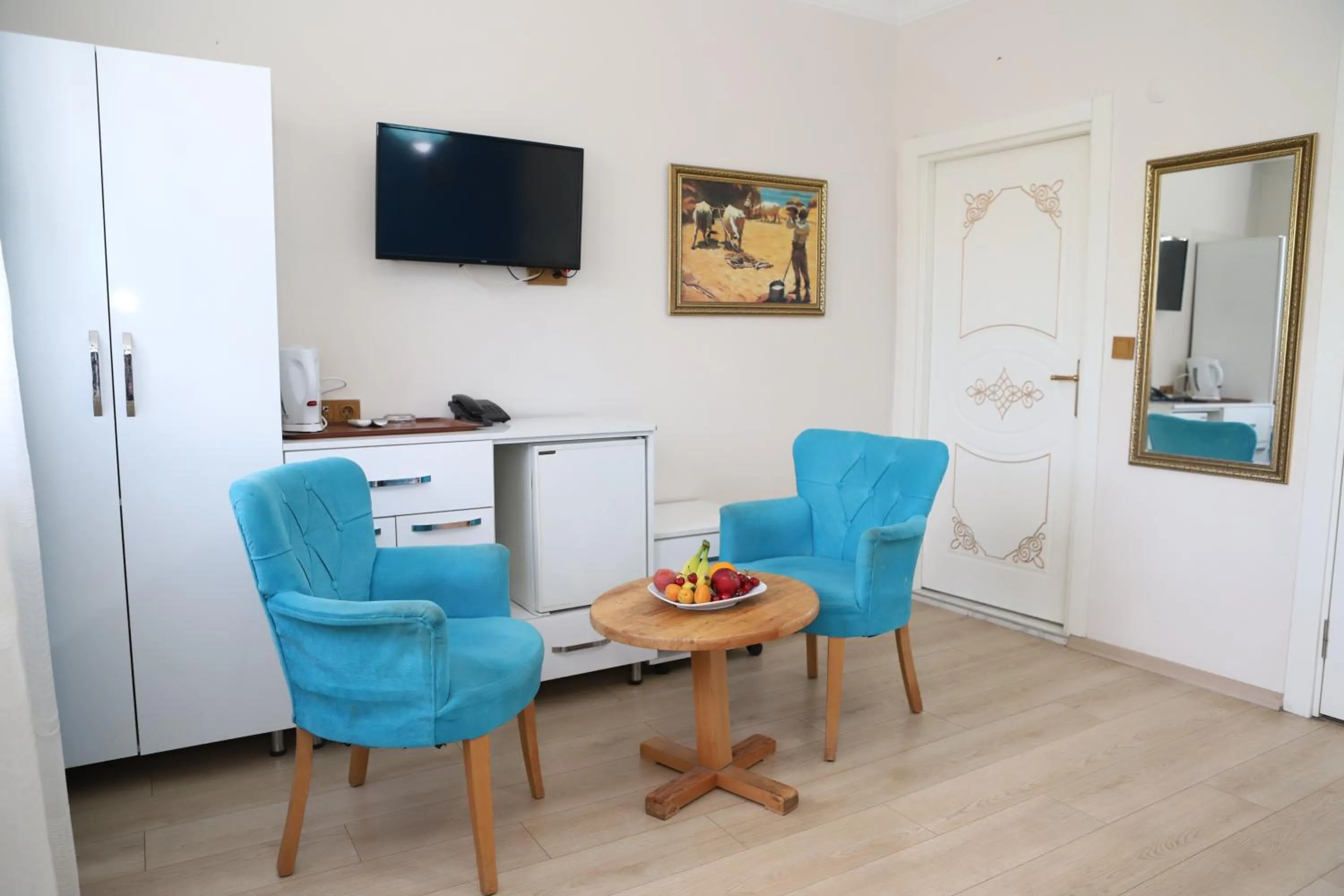 Deluxe Double or Twin Room in AVRASYAQUEEN HOTEL