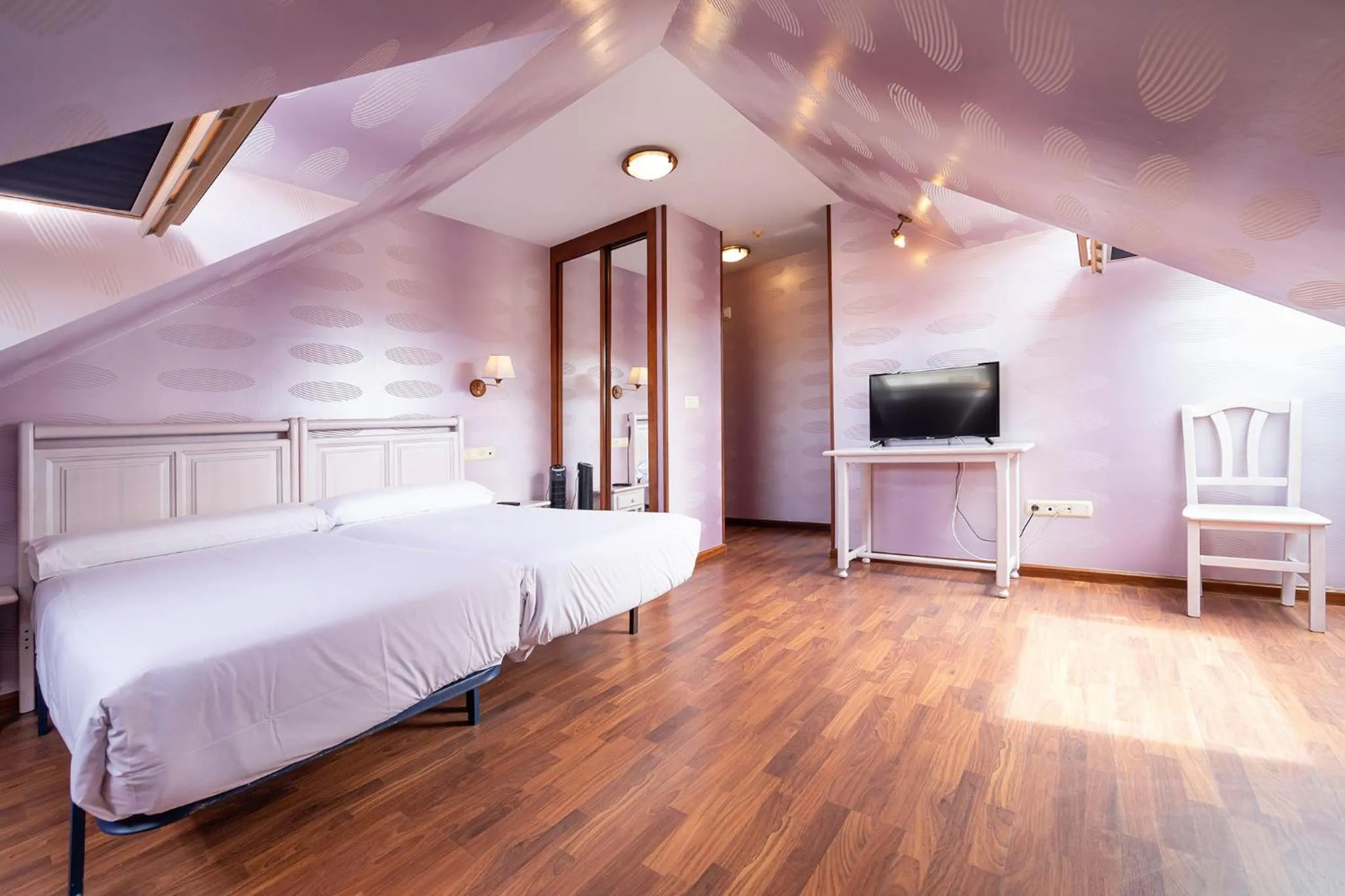 Standard Twin Room with Sea View in Hotel Puerto de Candás