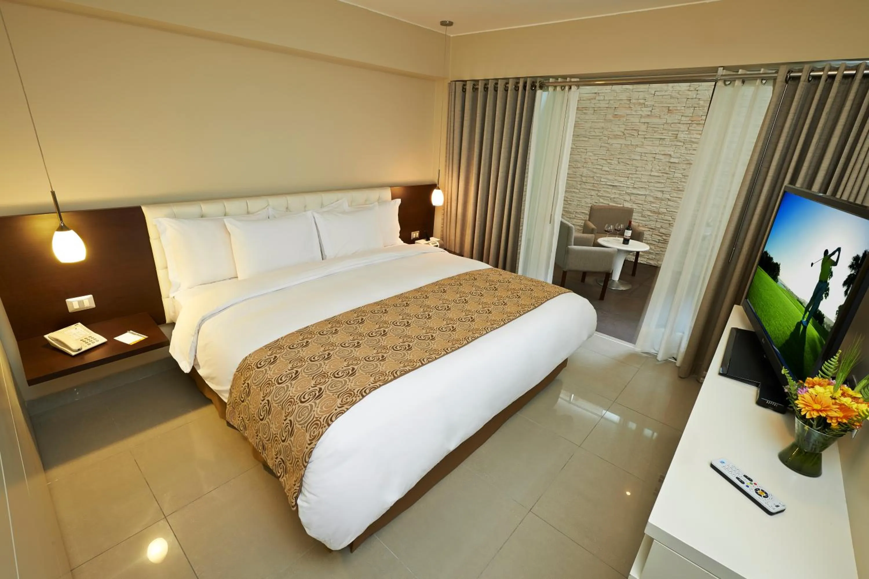 Deluxe Double Room in Sol de Oro Hotel & Suites