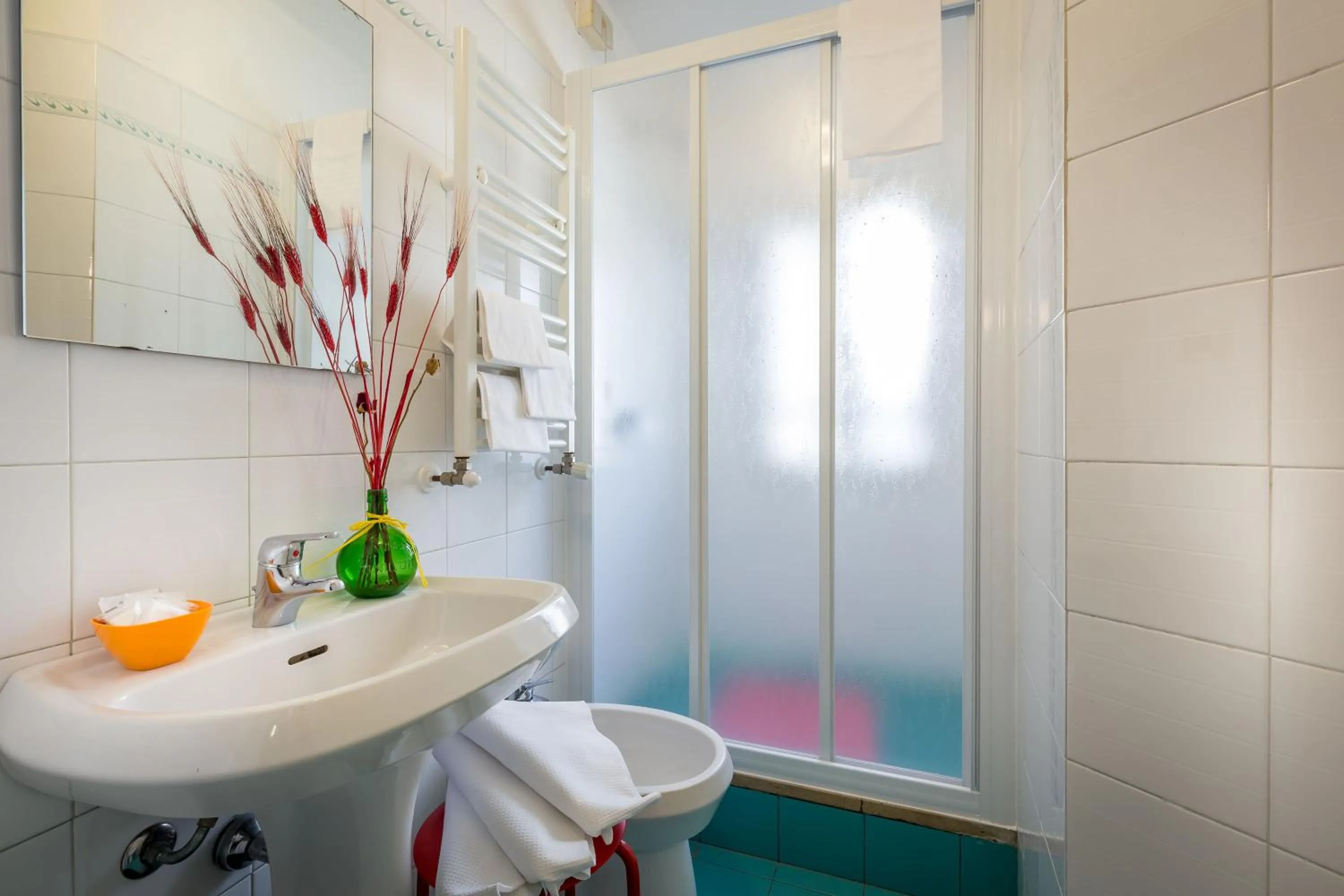 Quadruple Room with Private External Bathroom in Hotel Ferretti