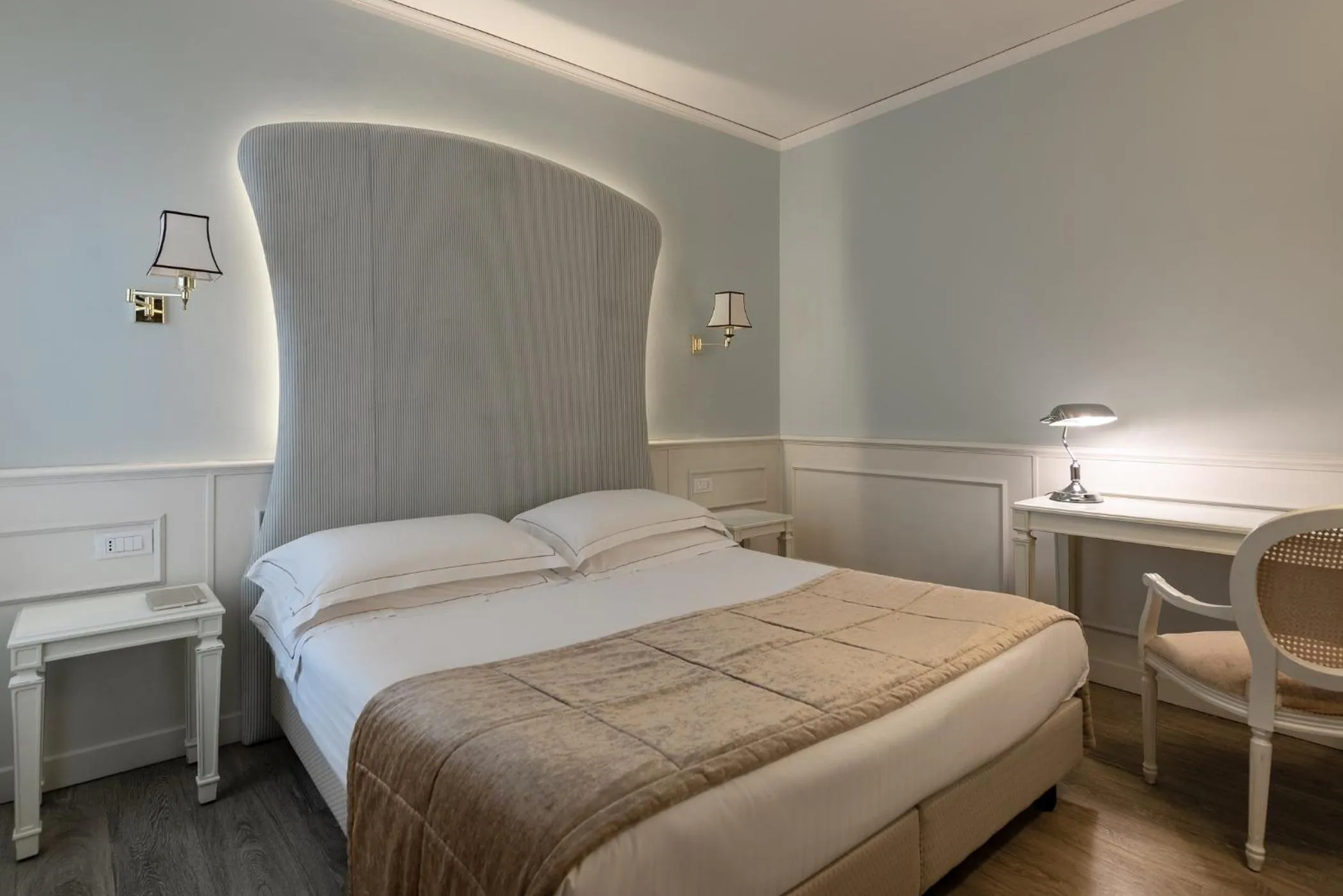 Small Double Room in Hotel San Luca