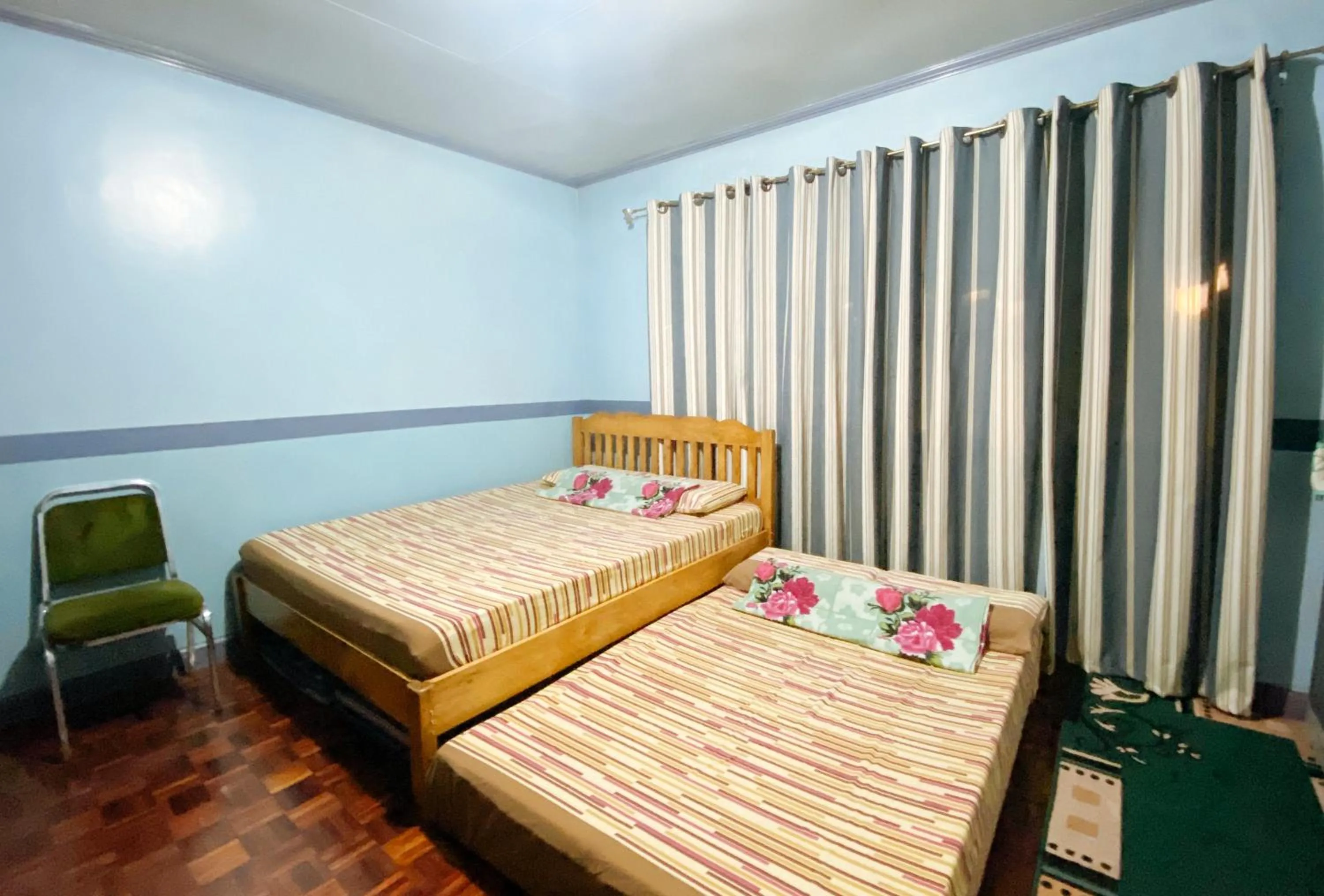 Quadruple Room in RedDoorz Hostel at MRC Residences Baguio