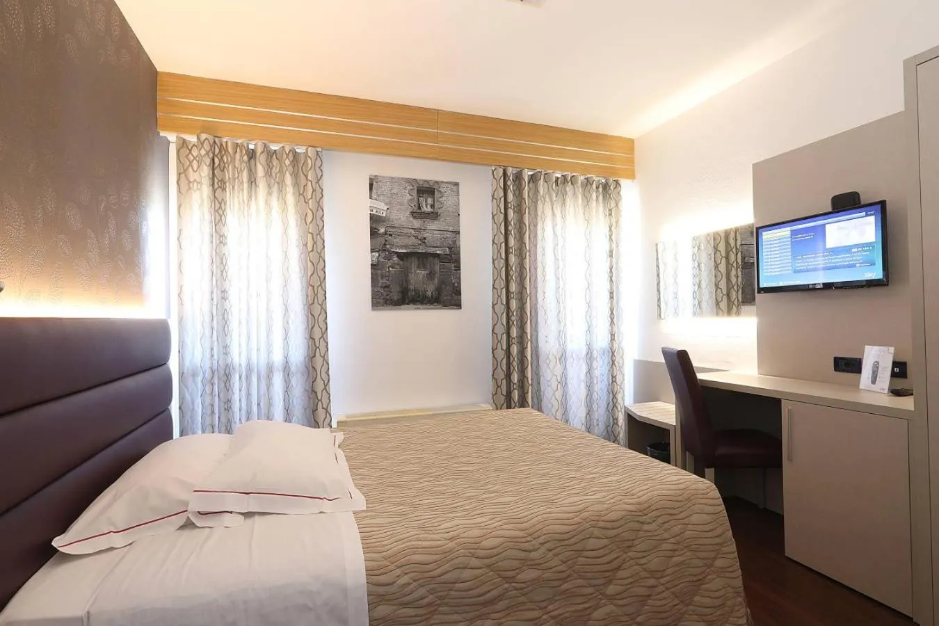 Superior Queen Room - single occupancy in Hotels Campus