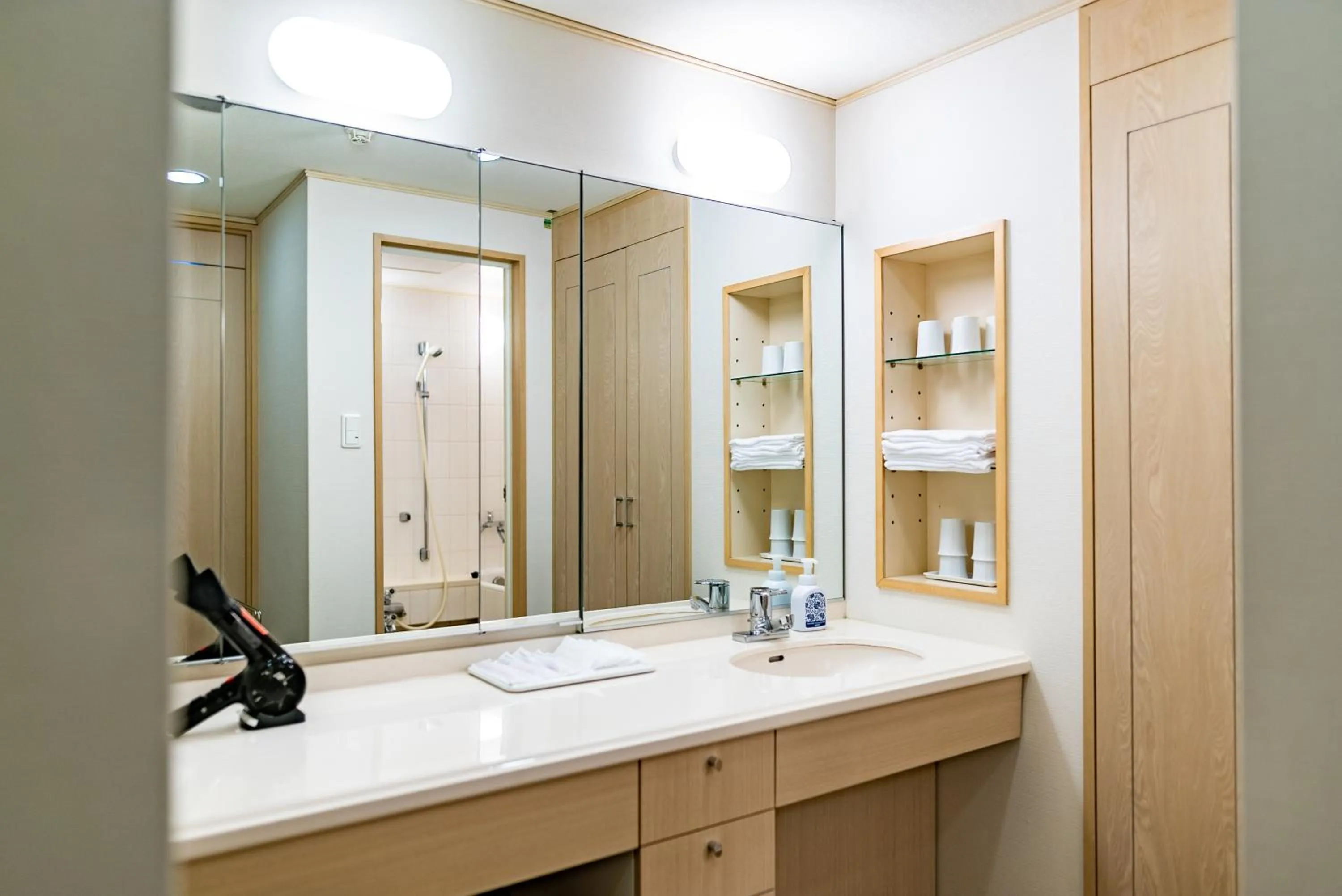 Twin Room with Tatami area - "Luxze Hitotsuba" - Non-Smoking - in Seagaia Forest Cottages