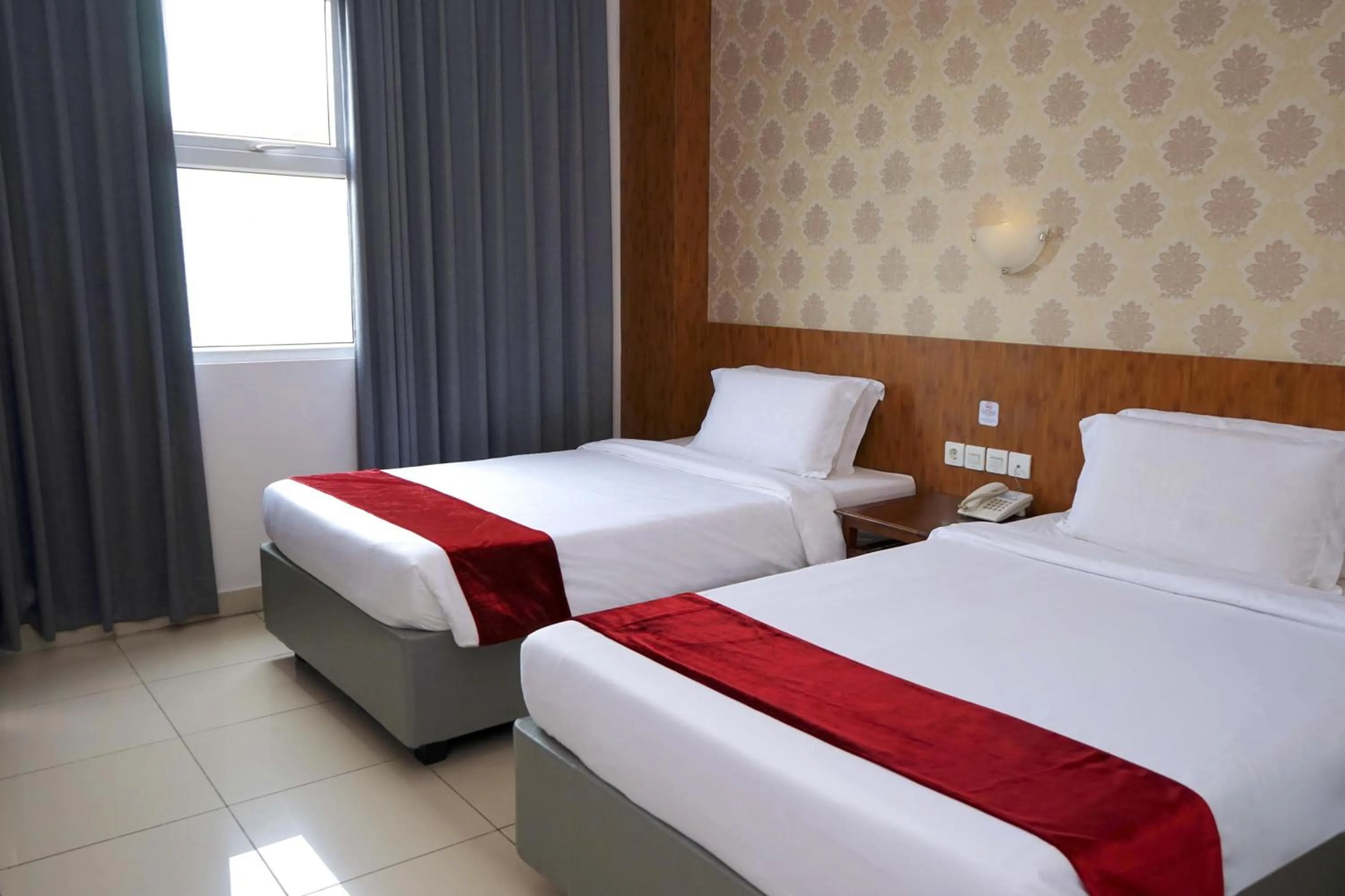 Deluxe Twin Room in Marilyn Hotel Serpong