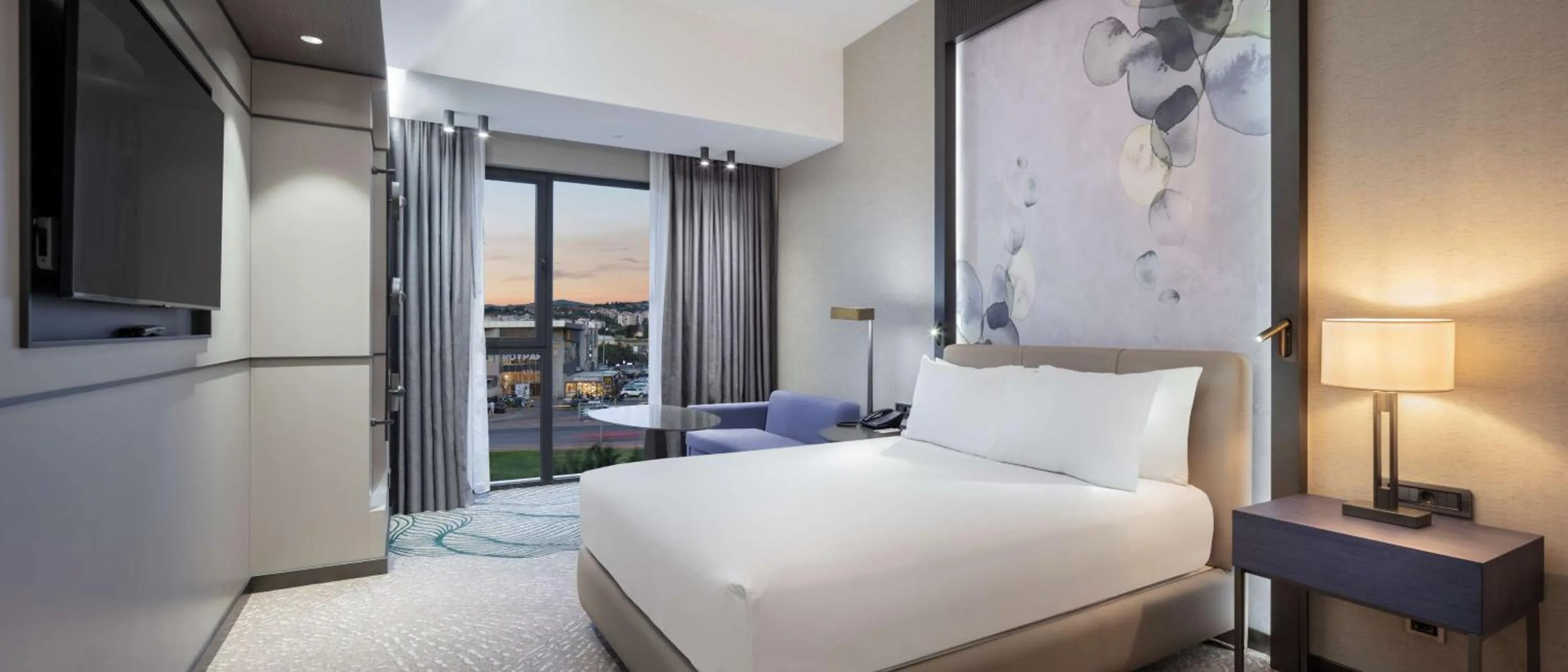 Deluxe King Room in Doubletree By Hilton Canakkale