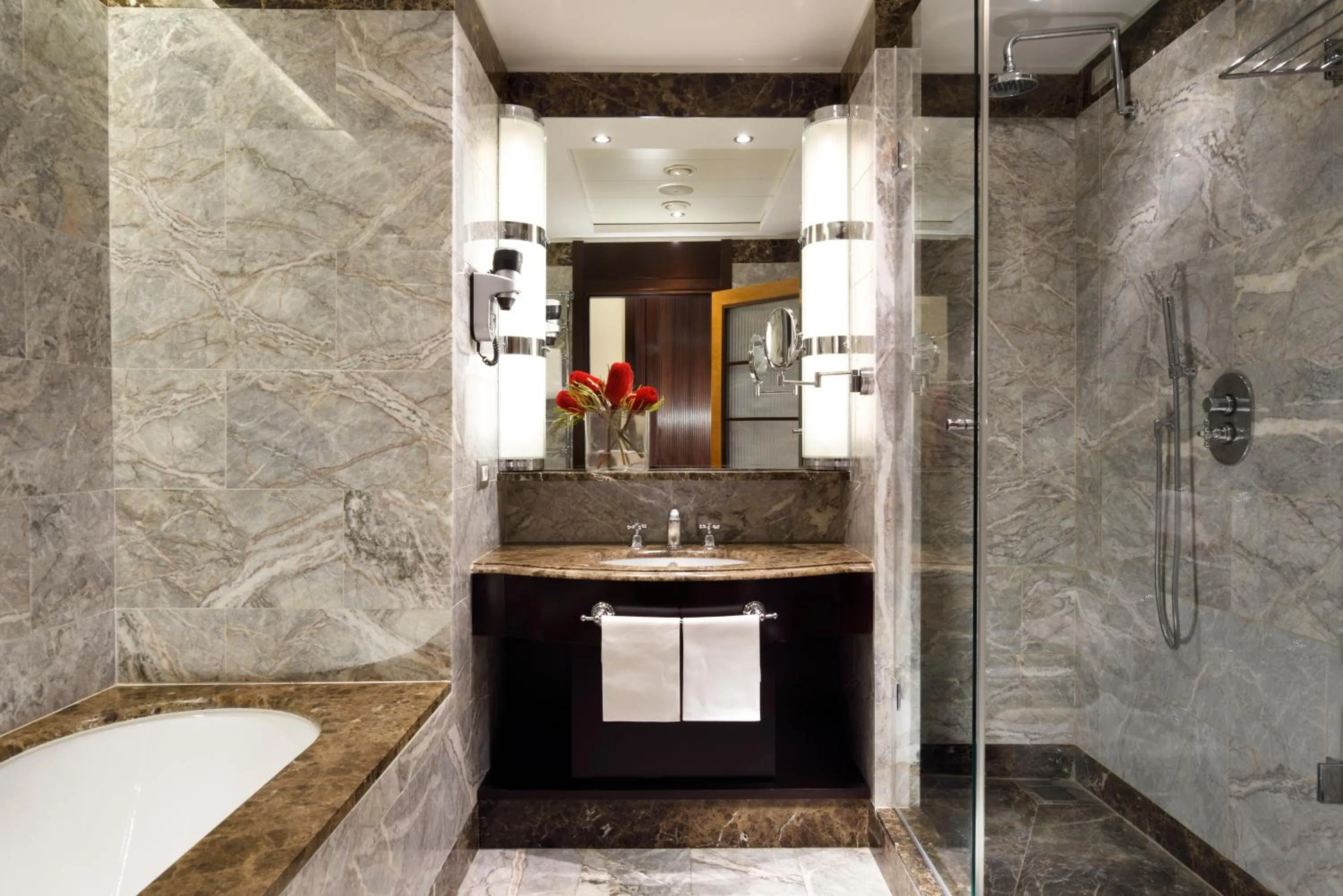 Deluxe Double Room in Principi di Piemonte | UNA Esperienze