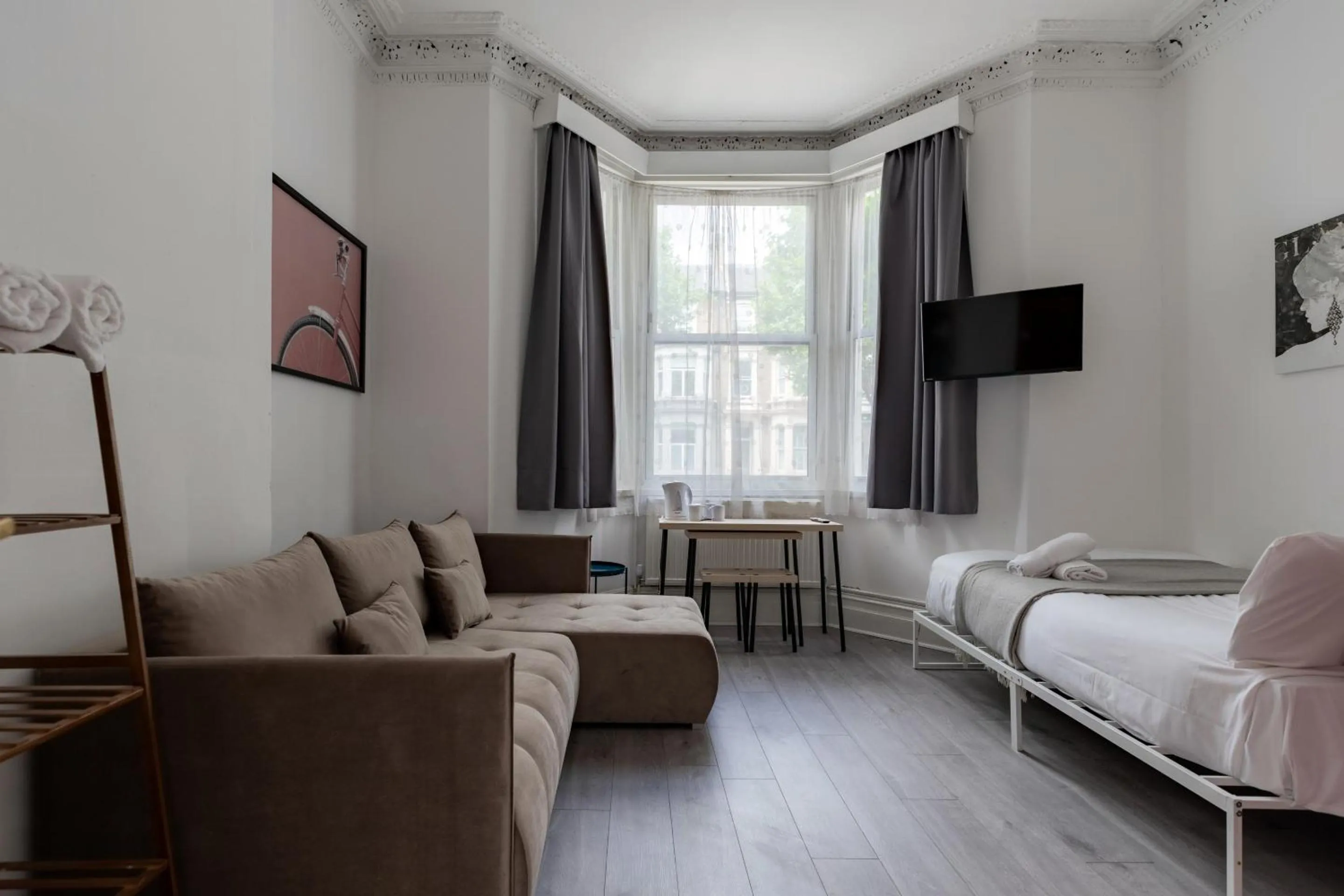 Standard Quadruple Room in Orlando hotel