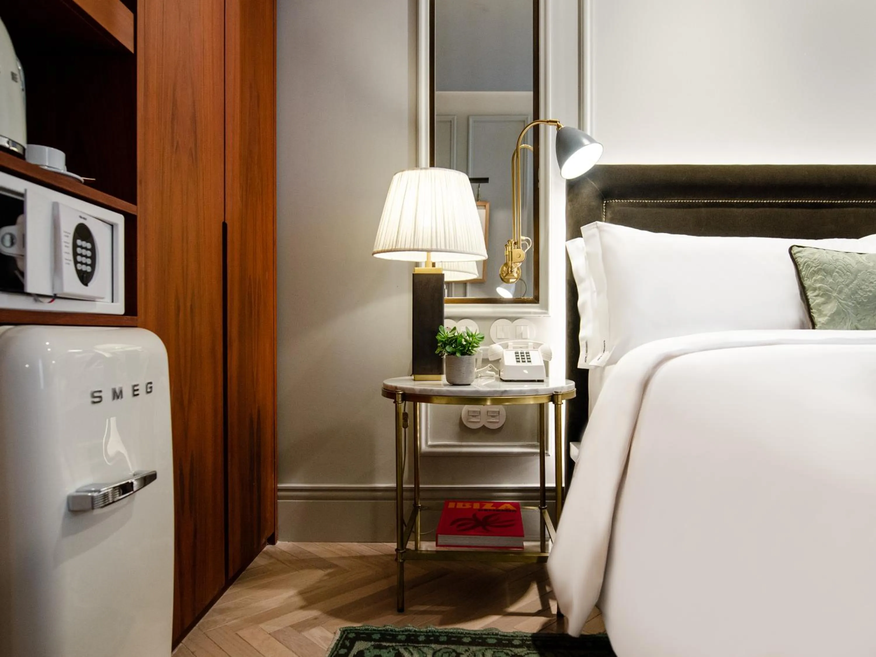 Historical Superior Room in Browns Avenue Hotel