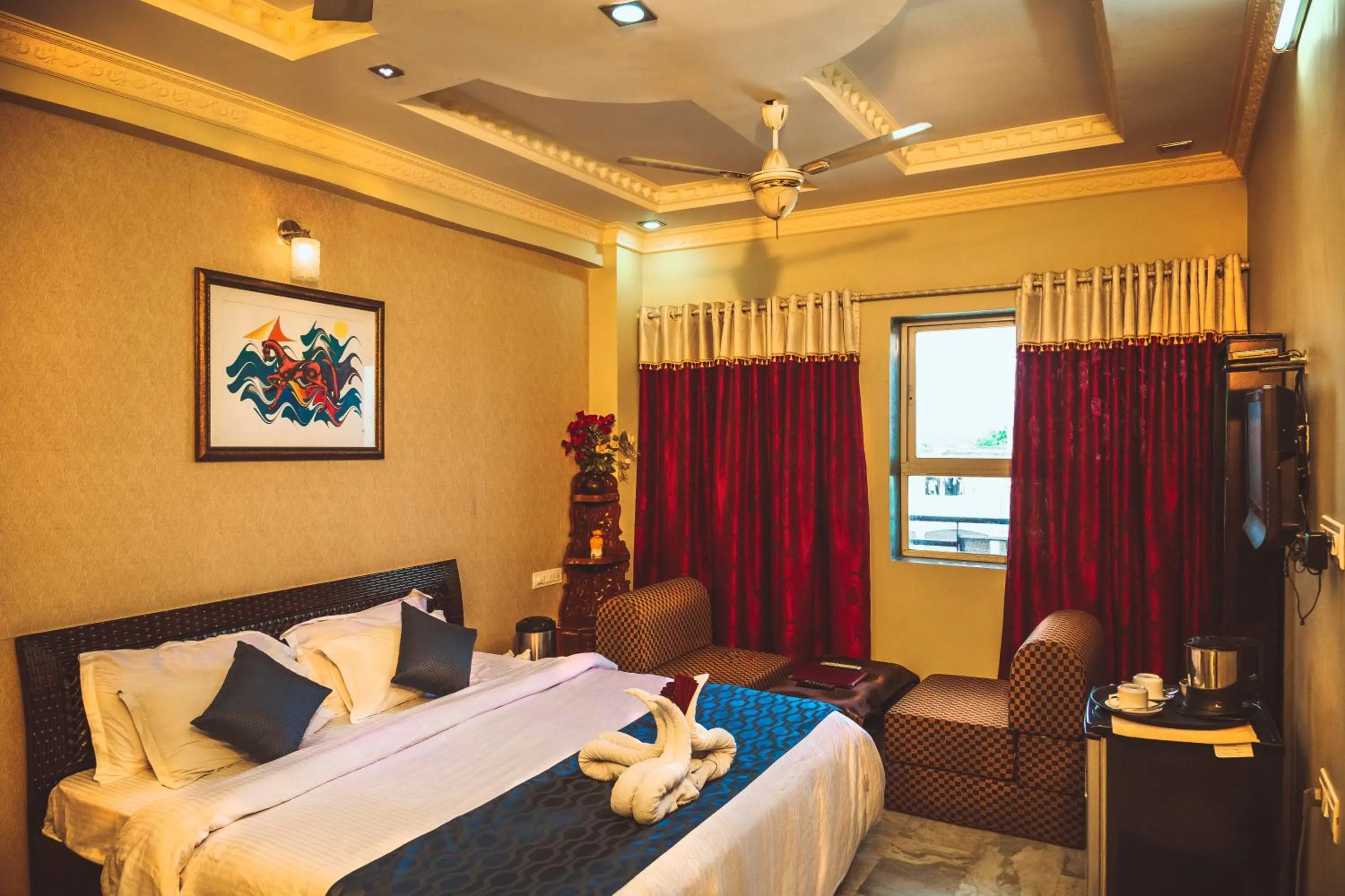 Superior King Room in Hotel Meenakshi Udaipur - Family Preffered Hotel