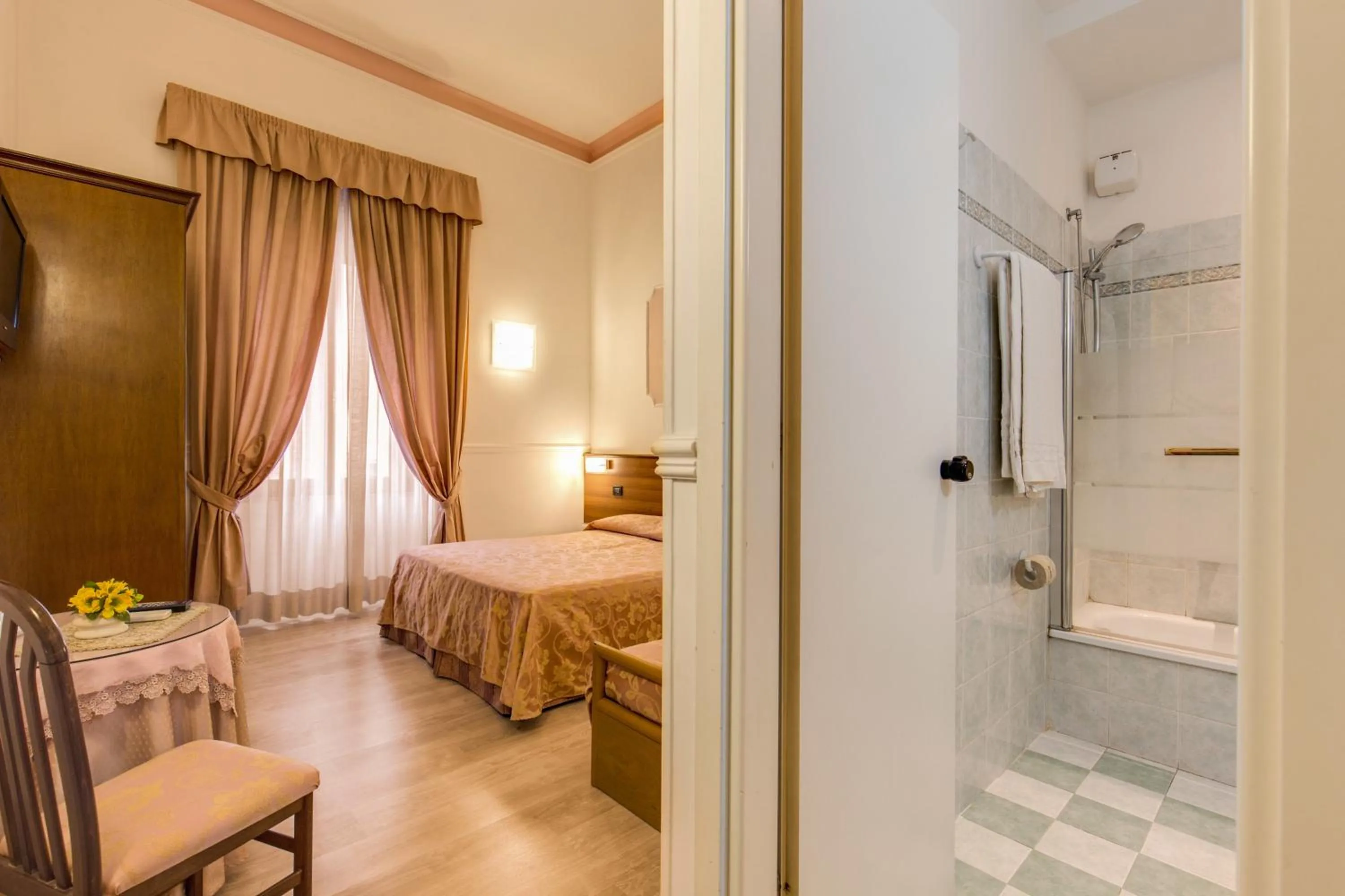 Quadruple Room in Hotel Martini