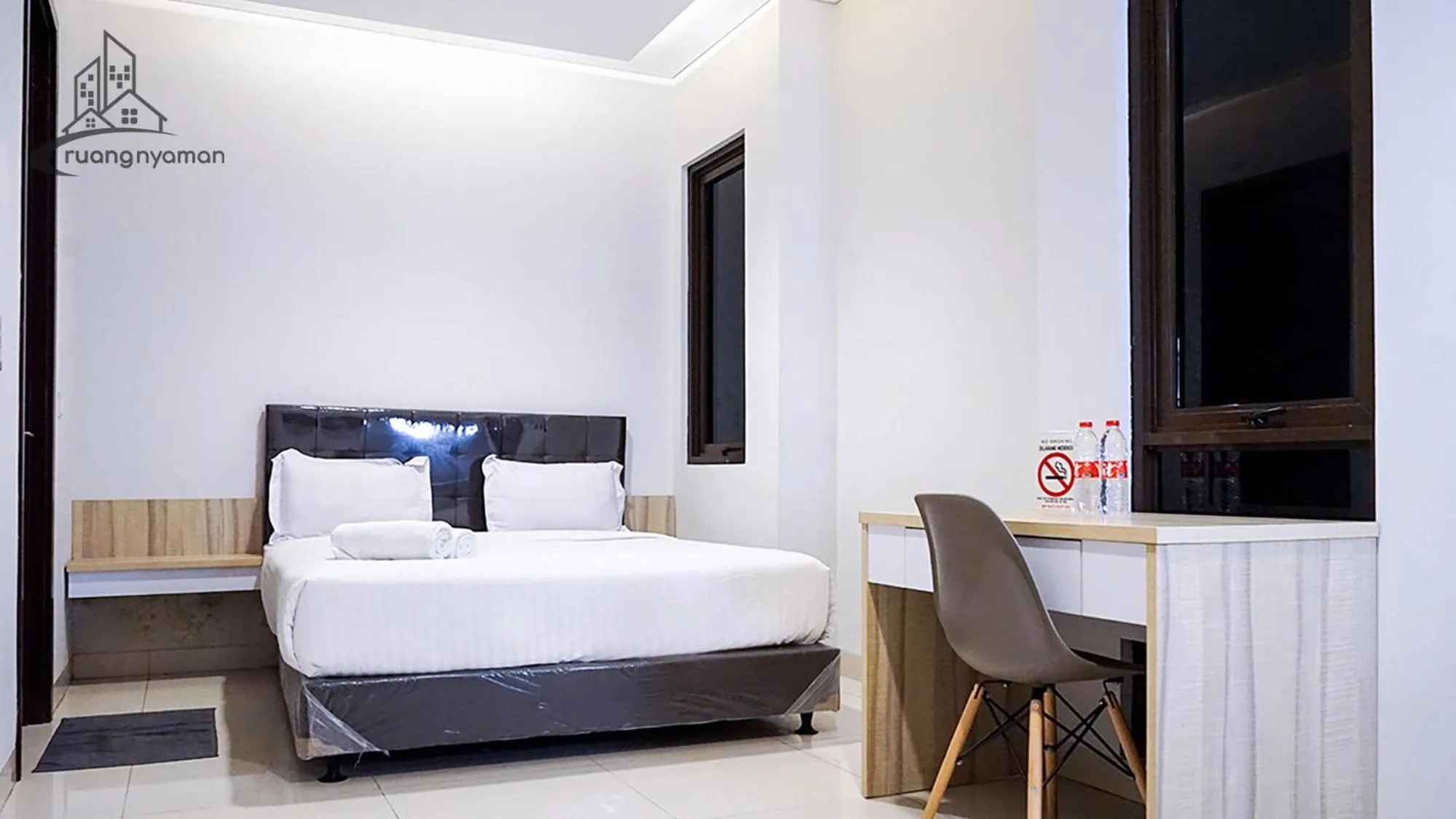 Deluxe Double Room in Regentown Near ICE BSD