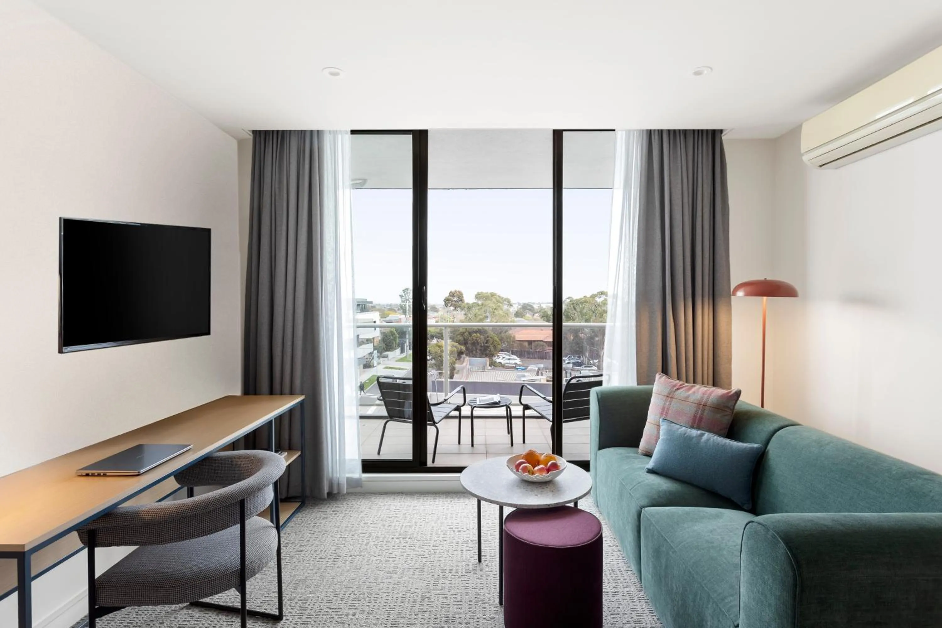 Apartment with Balcony in Quest Ivanhoe