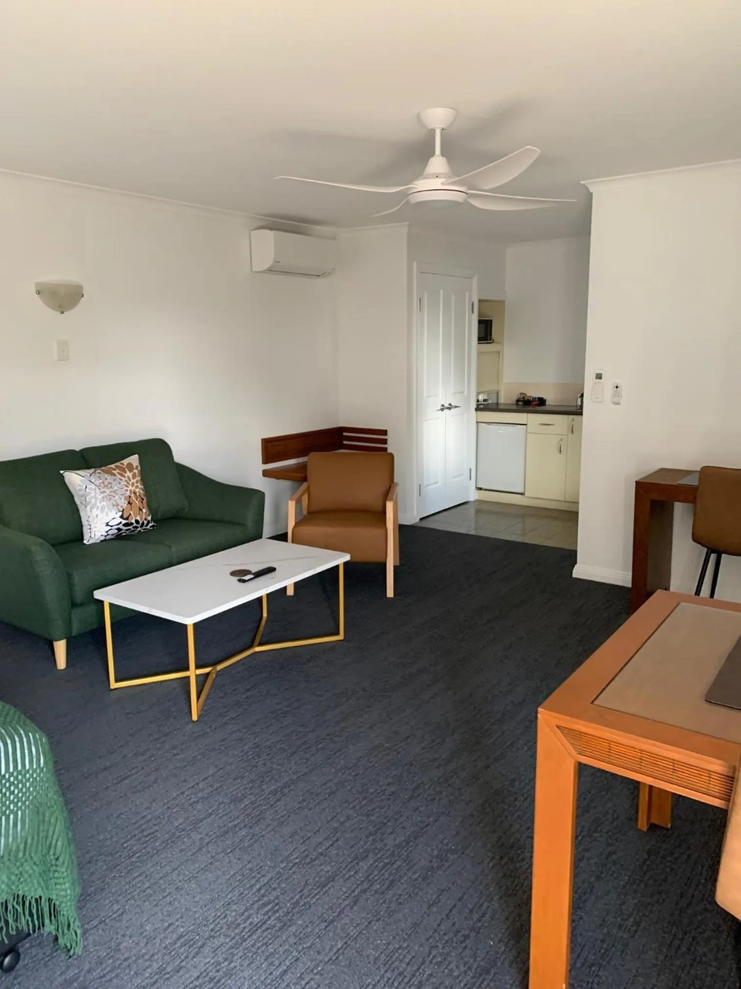 Deluxe King Room in Armidale Pines Motel