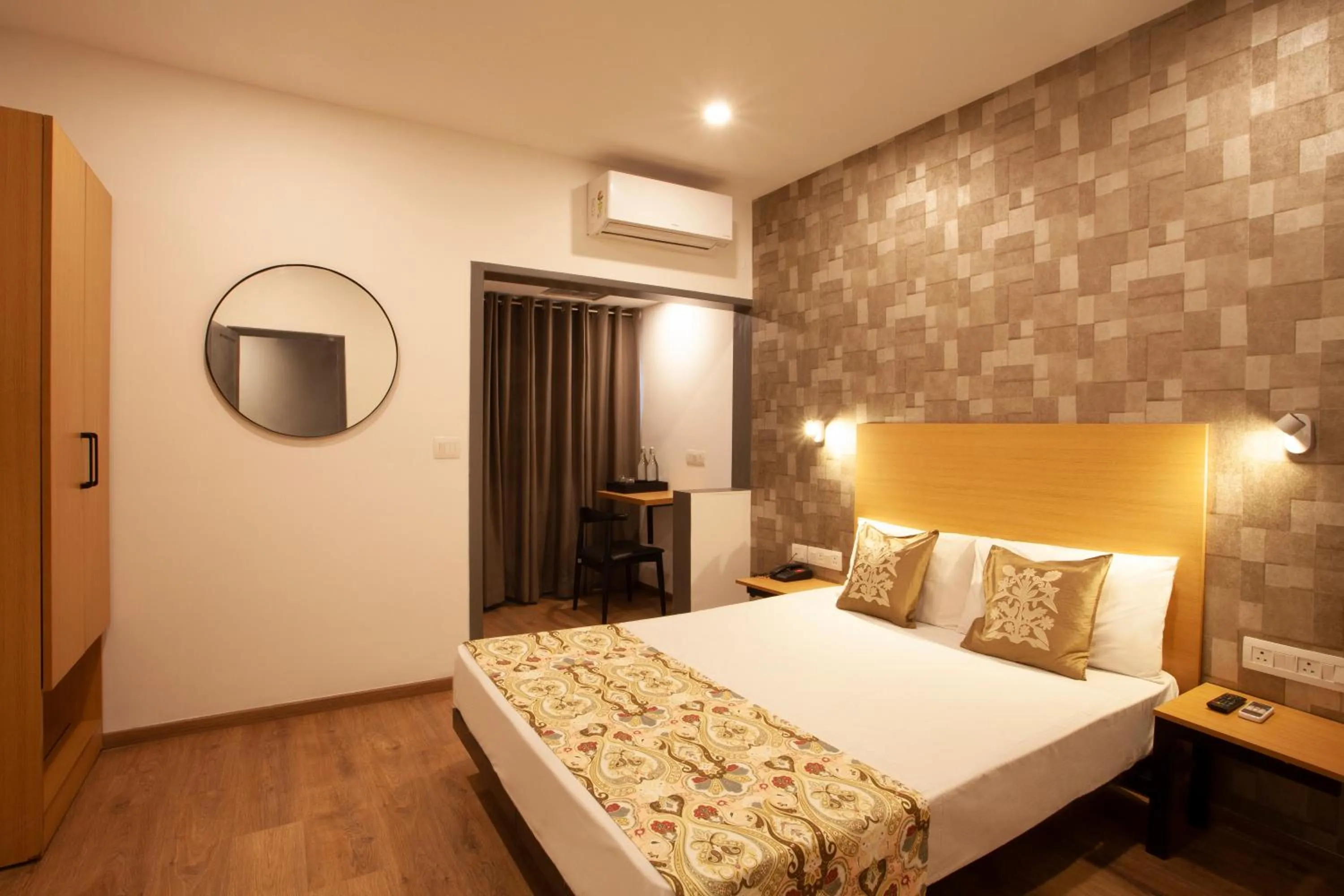 Gold Room - single occupancy in Hotel Panchvati Comforts