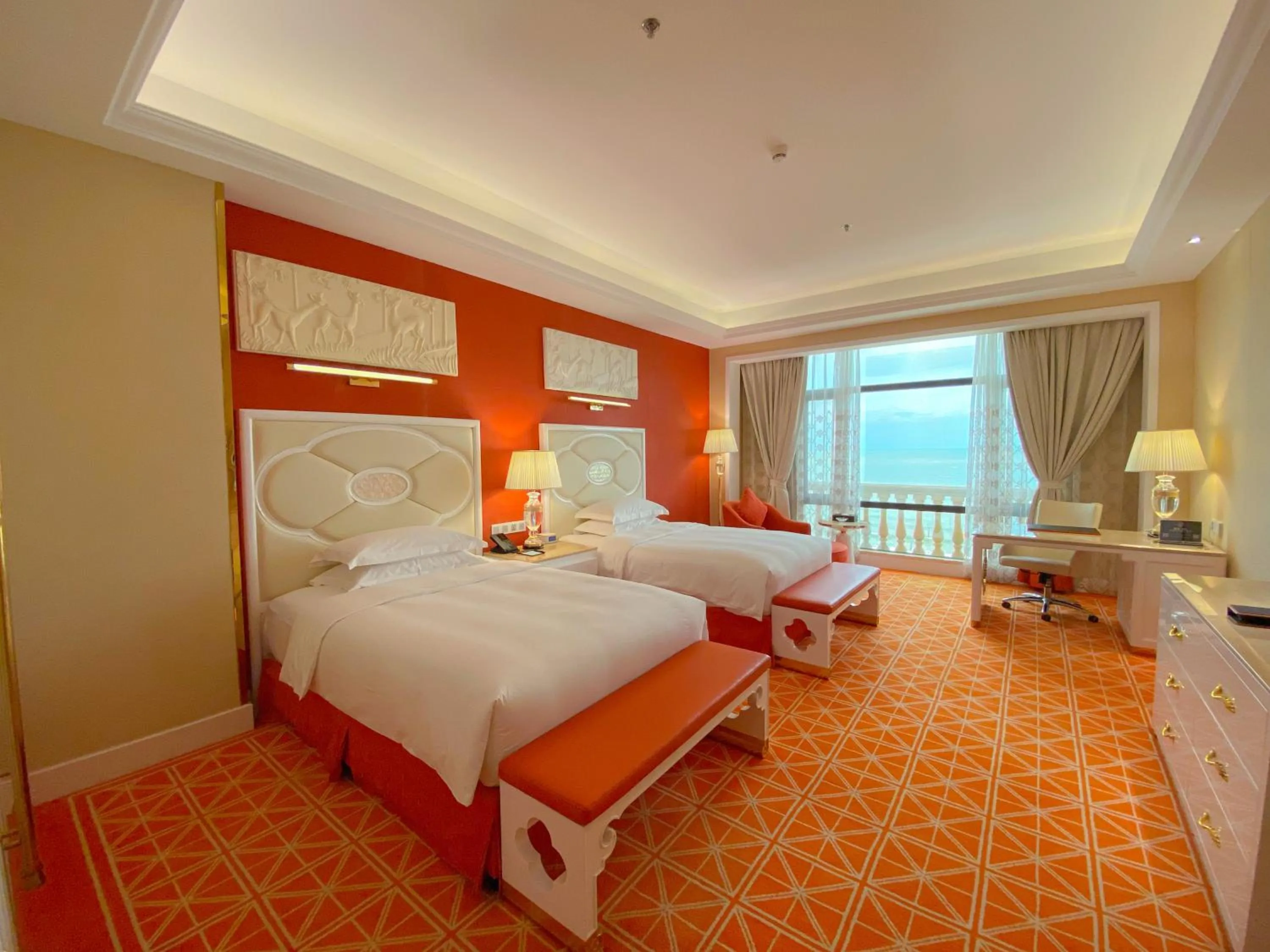 Deluxe Twin Room with Sea View in Continental Xin Hao Hotel and Resort 洲际新濠酒店