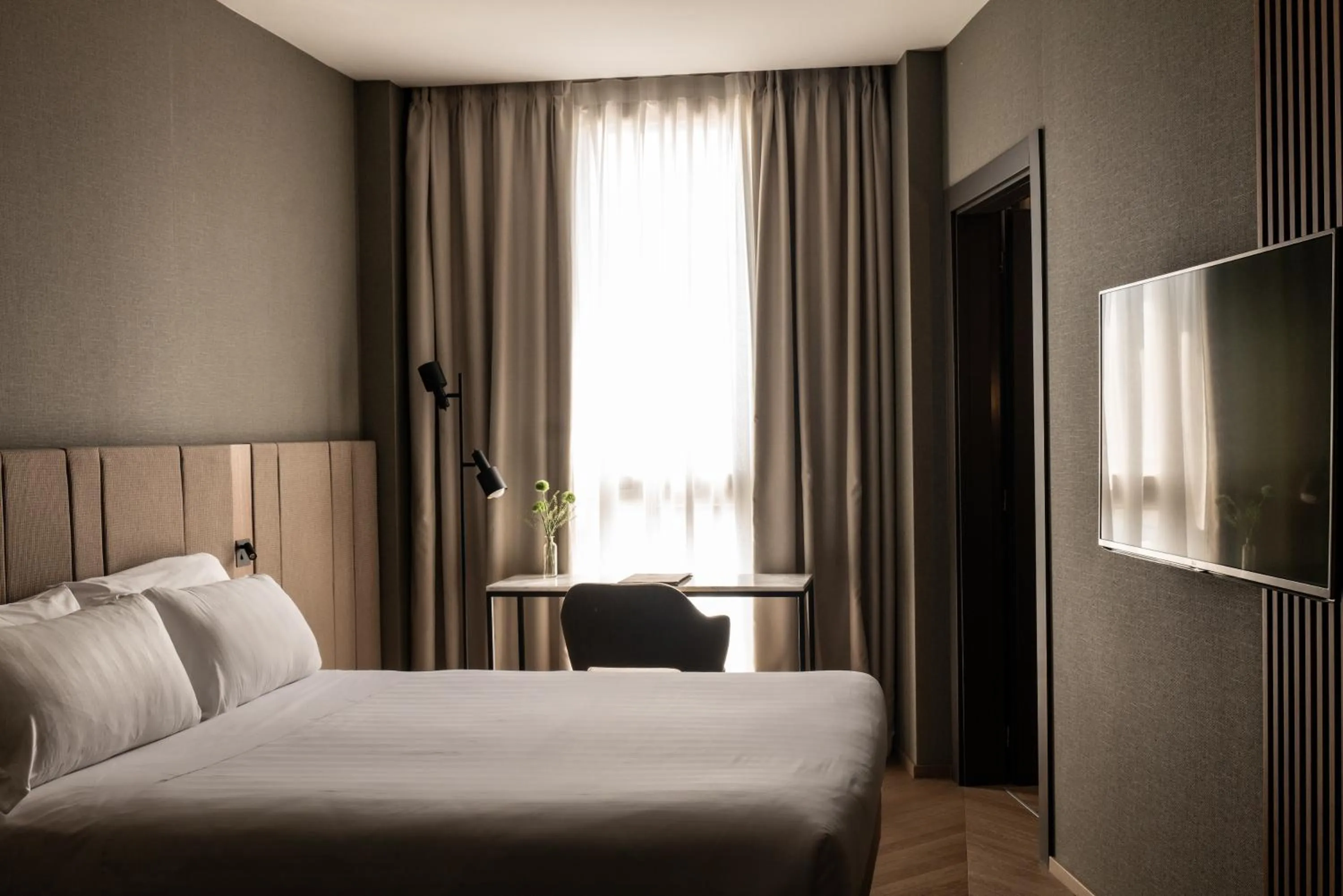 Two Connecting Rooms in Litta Palace Milano