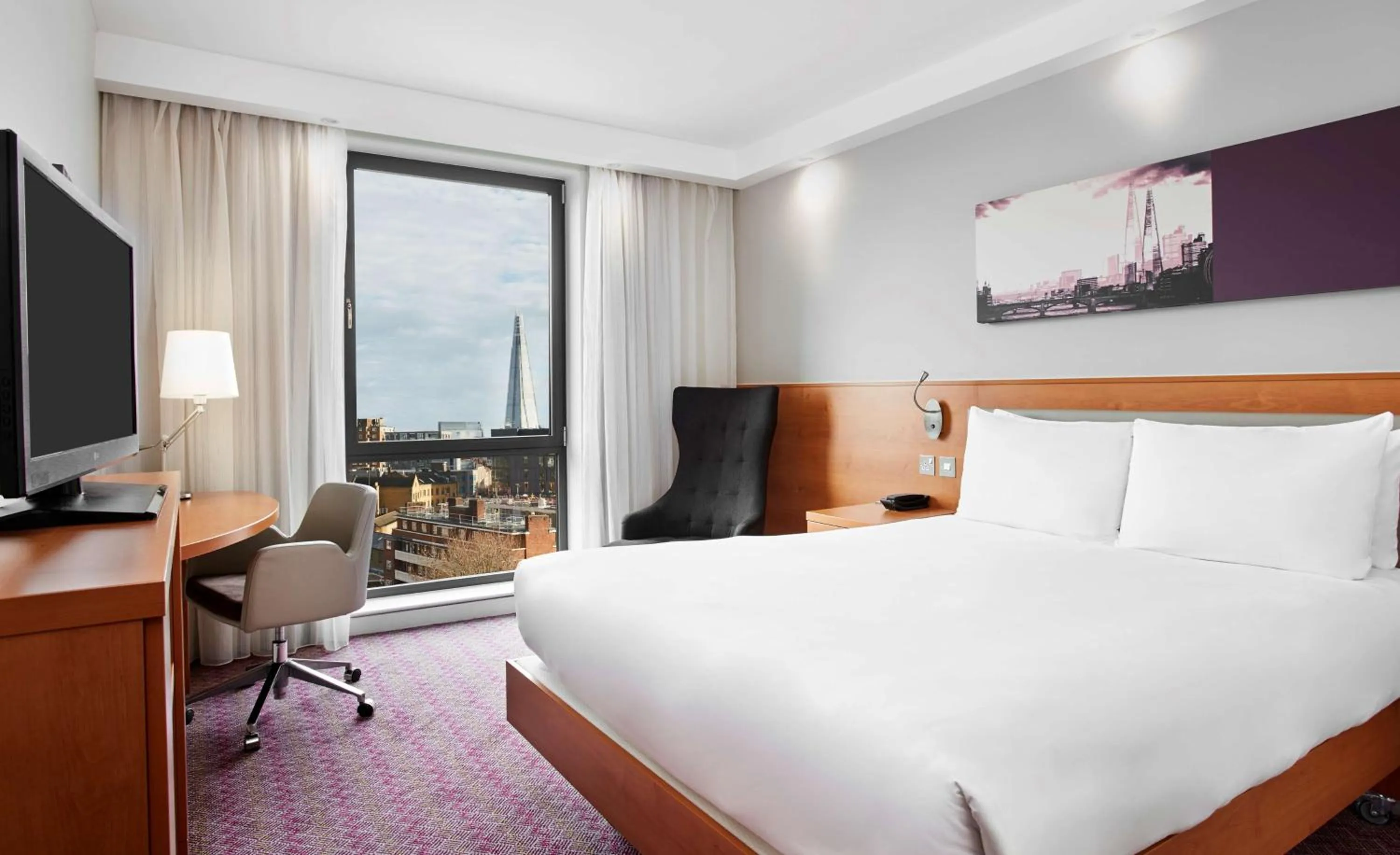 Queen Room with City View in Hampton by Hilton London Waterloo