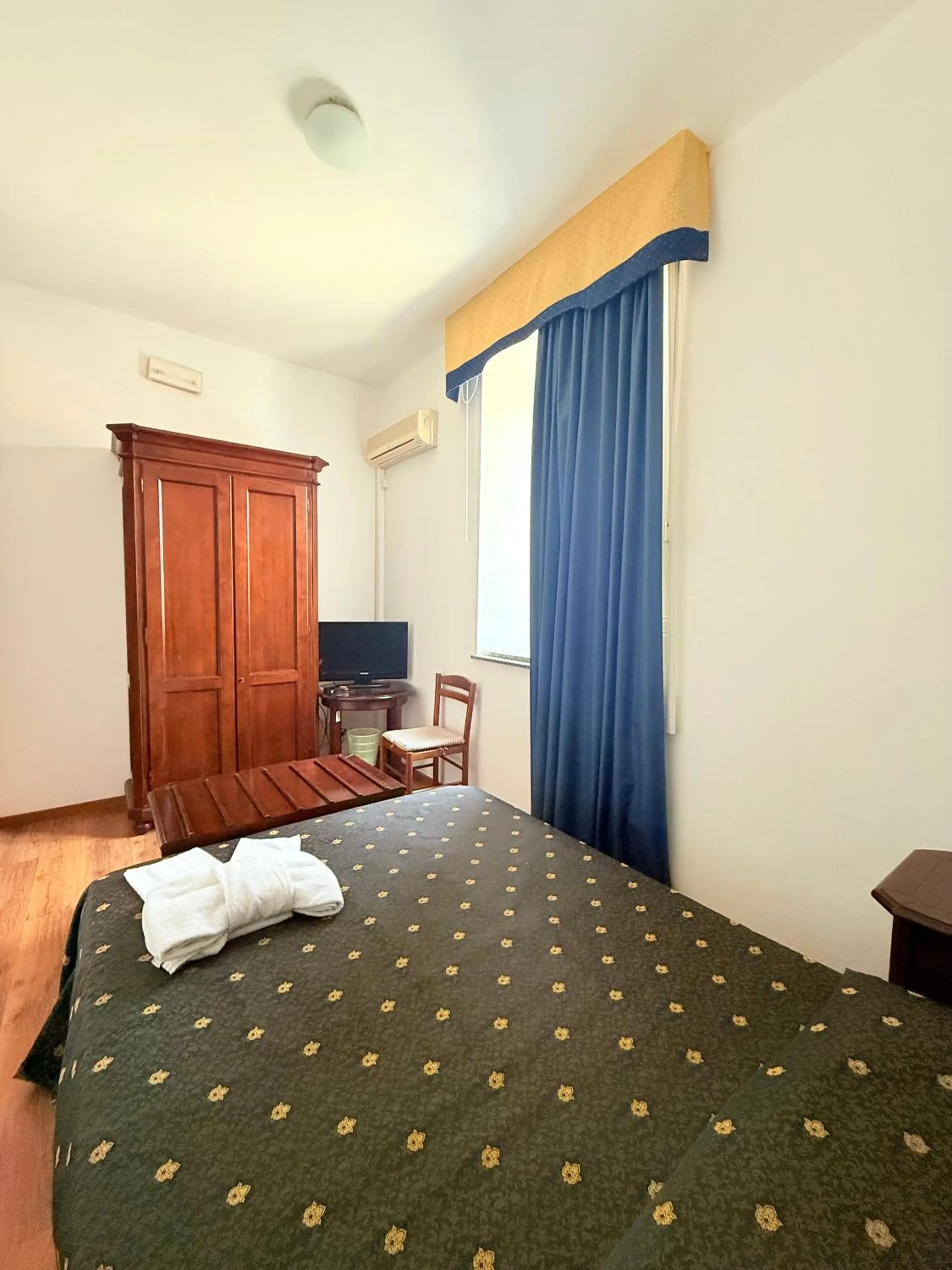 Single Room in Hotel Archimede Ortigia