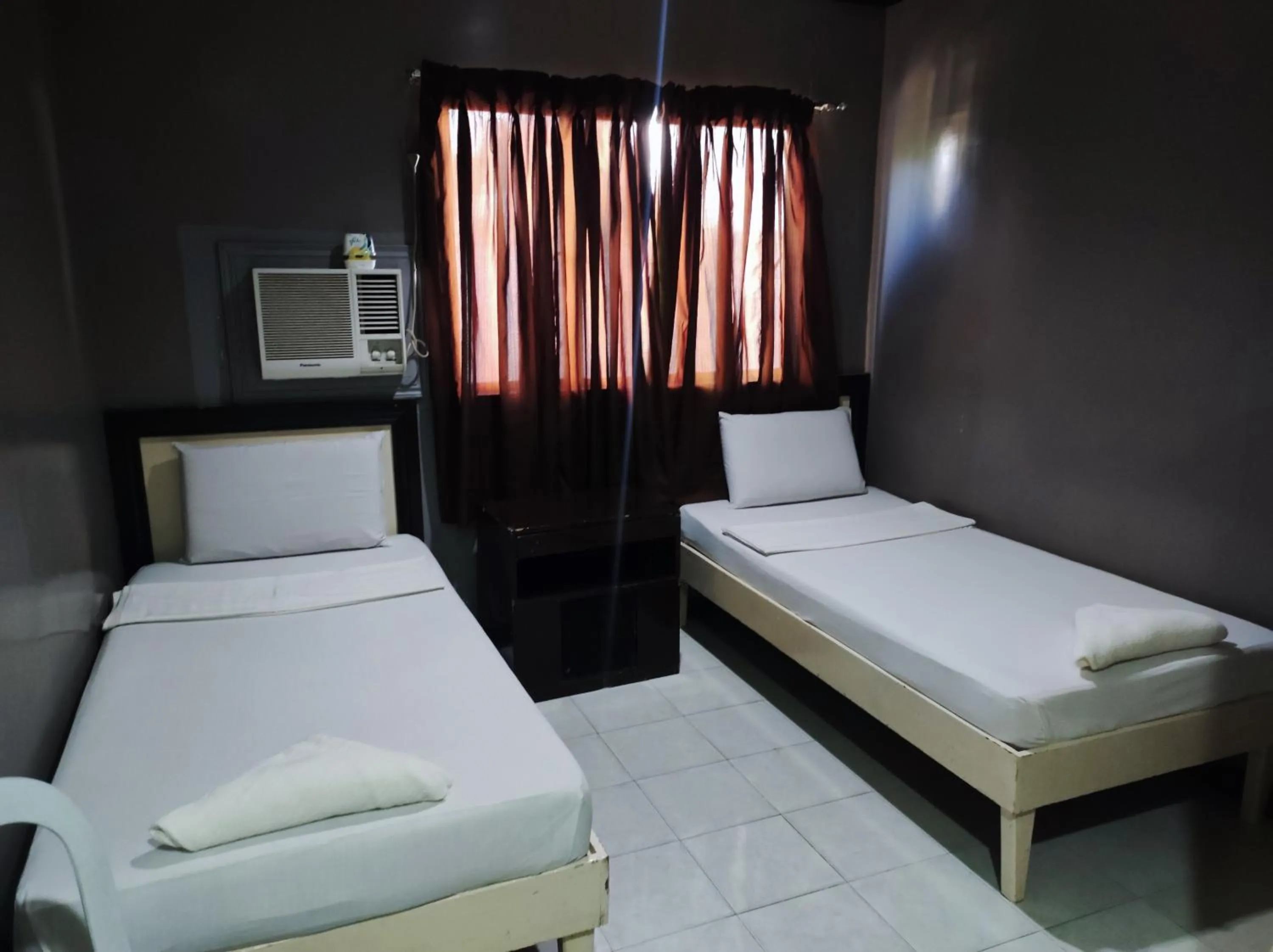 Deluxe Twin Room in Parkview Hotel