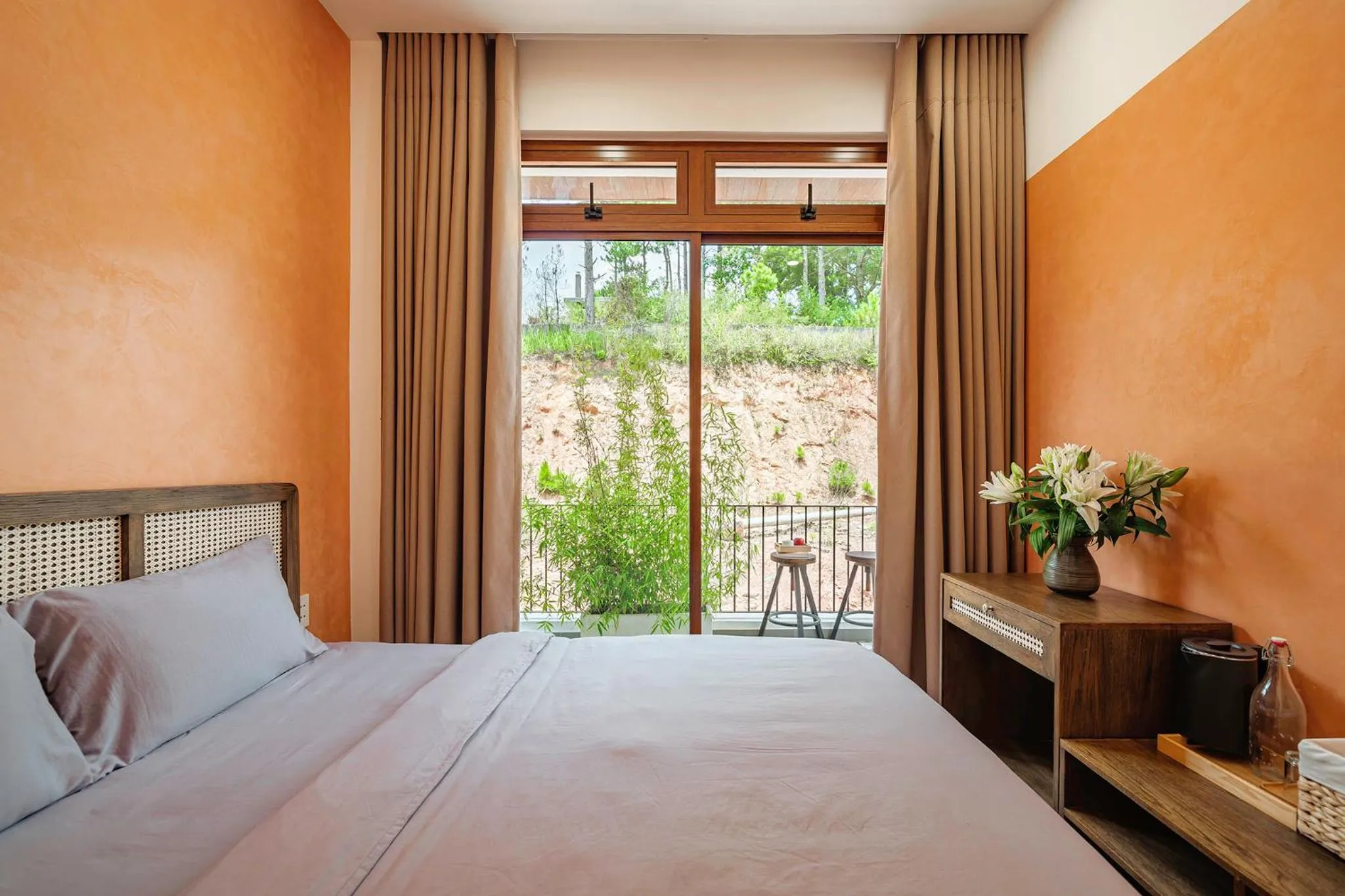 Queen Room with Balcony in Miền Sương Khói - Home & Café