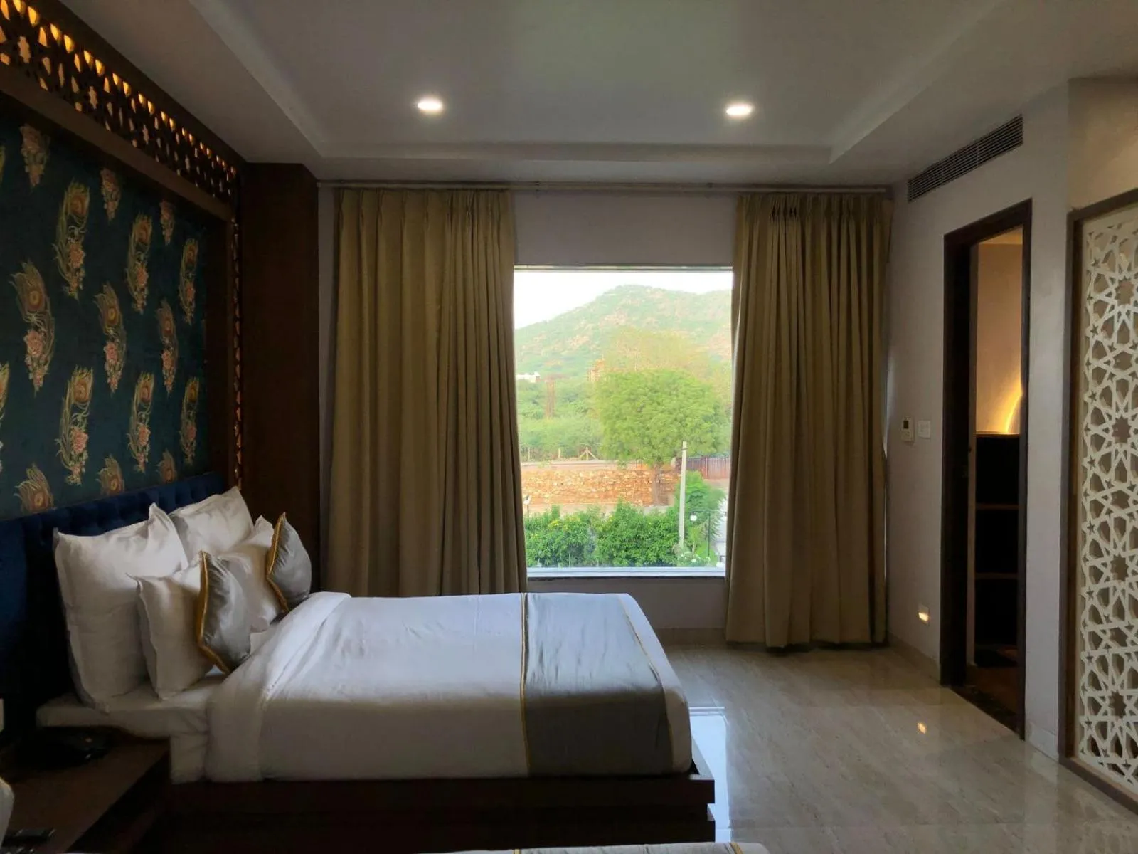 Family Suite with Bathtub - single occupancy in Bamboo Saa Mulberry Resort Pushkar