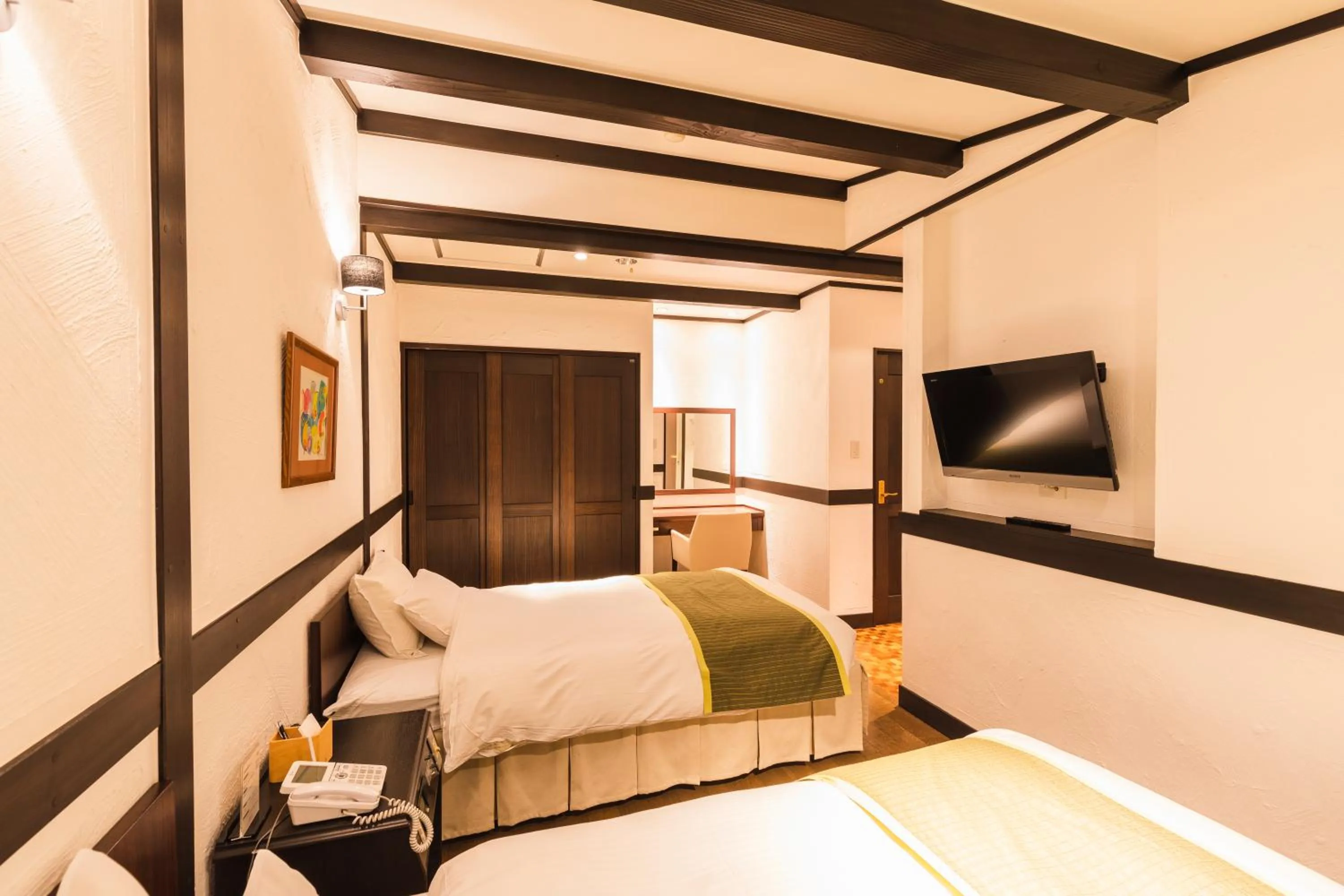 Twin Room with Private Bathroom in Hotel Jogakura