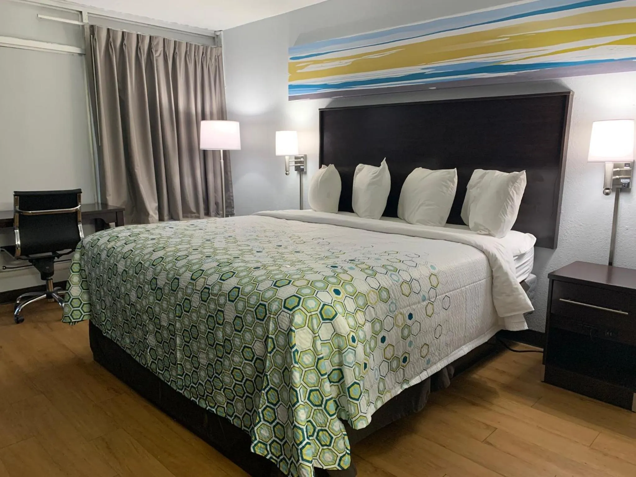 Studio King Room Non-Smoking in HomeTowne Studios by Red Roof Battle Creek