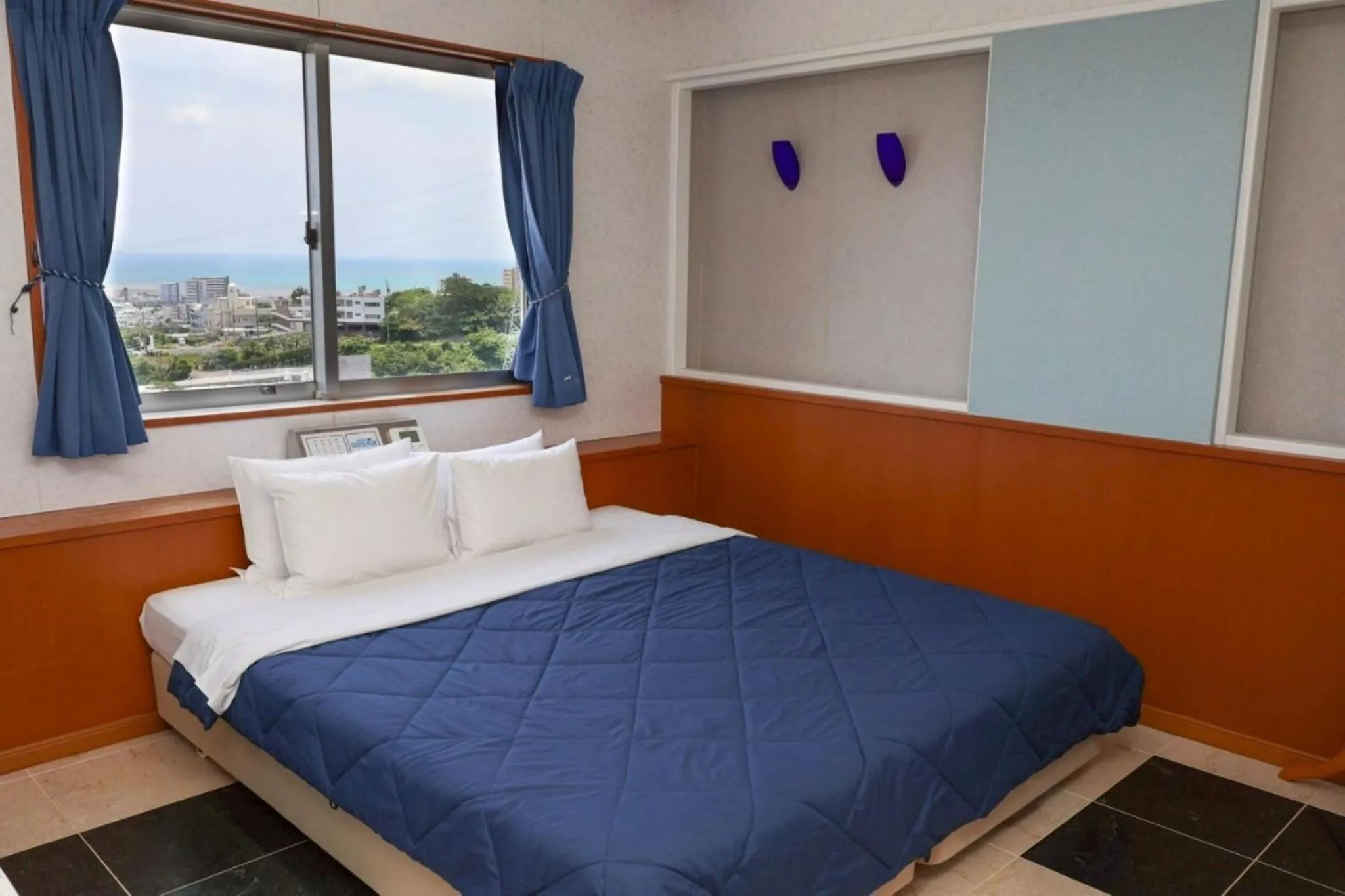 Economy Double Room - single occupancy in HOTEL PACIFIC VIEW Rental car included & pet-friendly