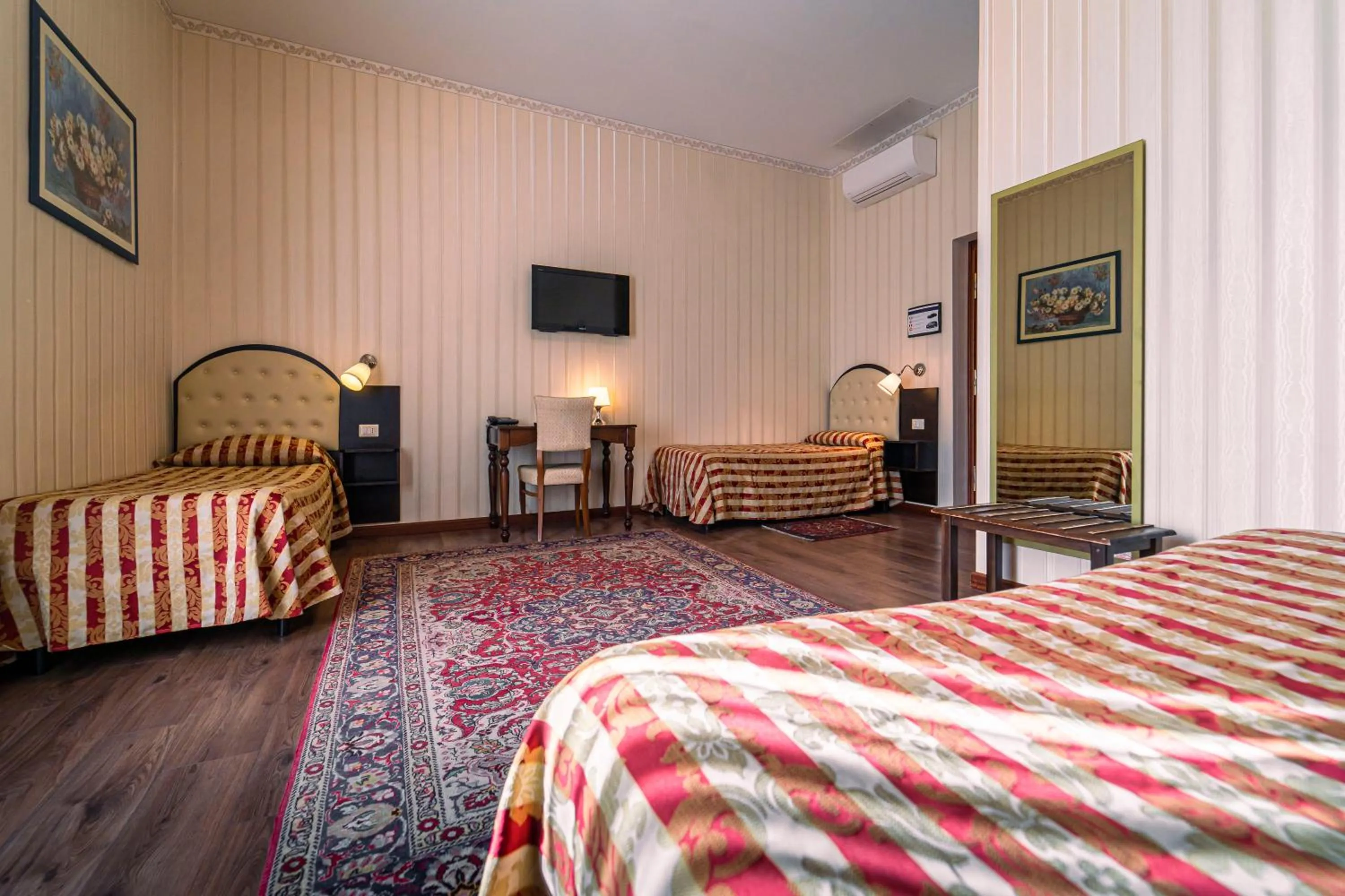 Quadruple Room in Hotel Villa Romeo