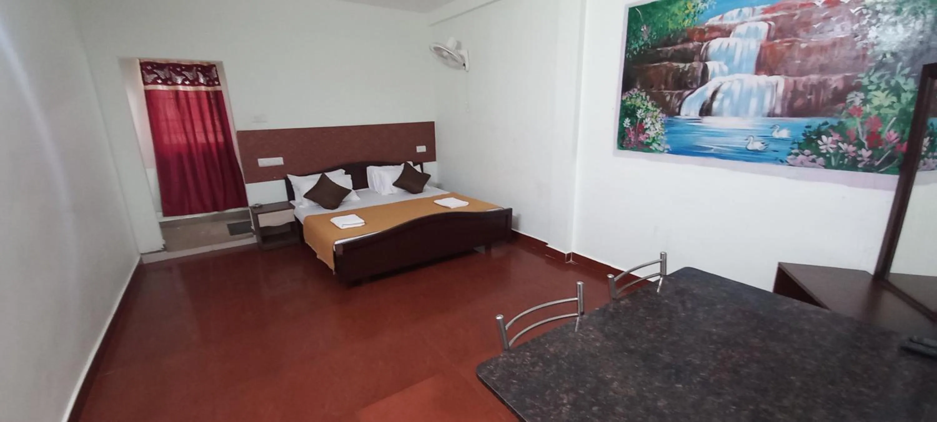 Deluxe Double Room in iSTAYS - Loop Road, Yercaud