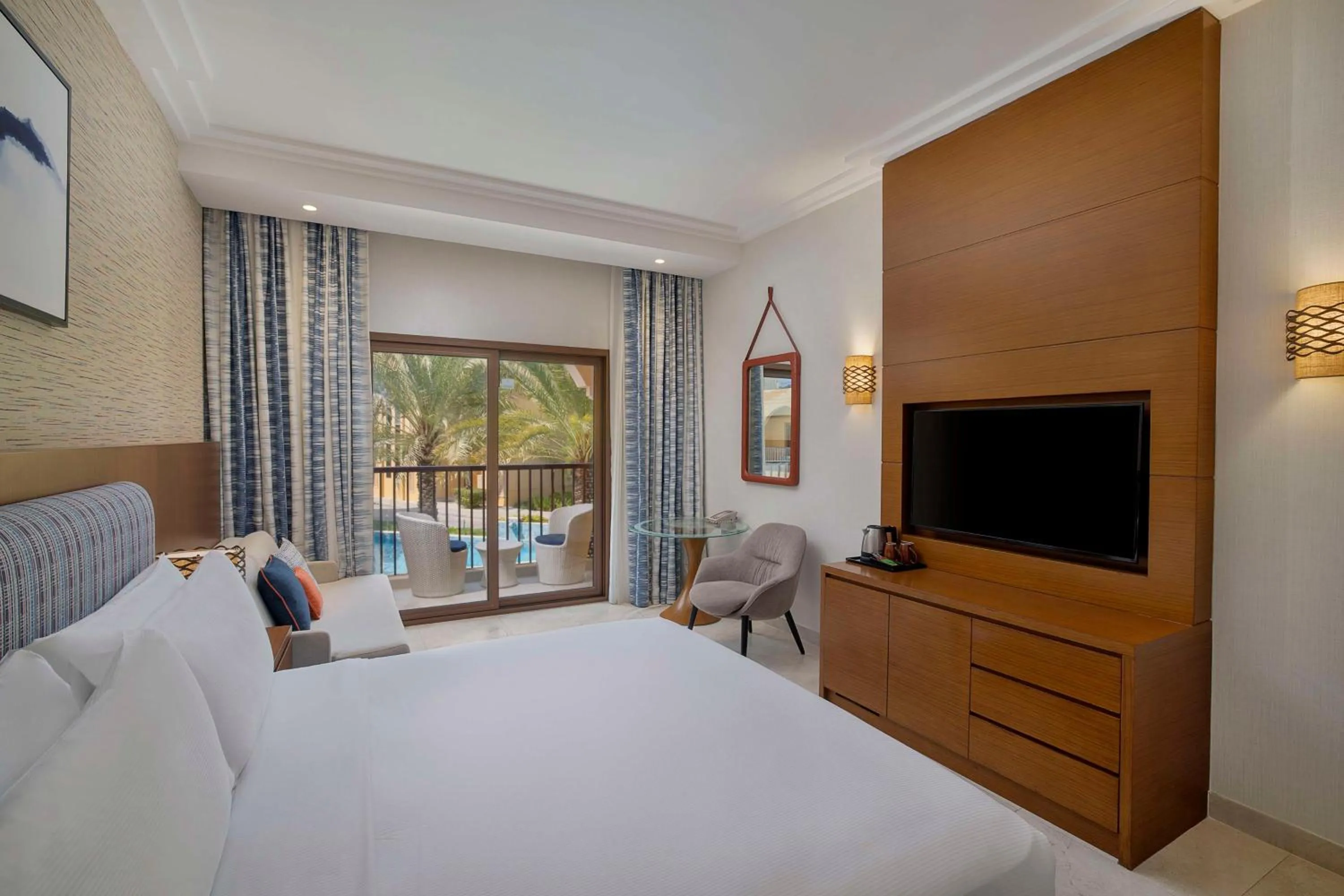 King Guest Room with Balcony in DoubleTree by Hilton Resort & Spa Marjan Island