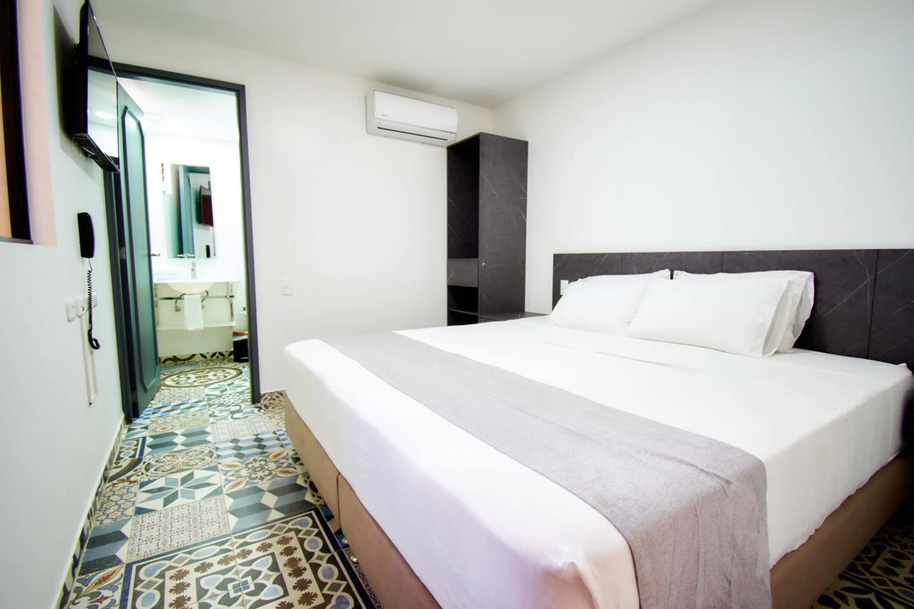 Deluxe King Room in Brana by Bernalo Hotels